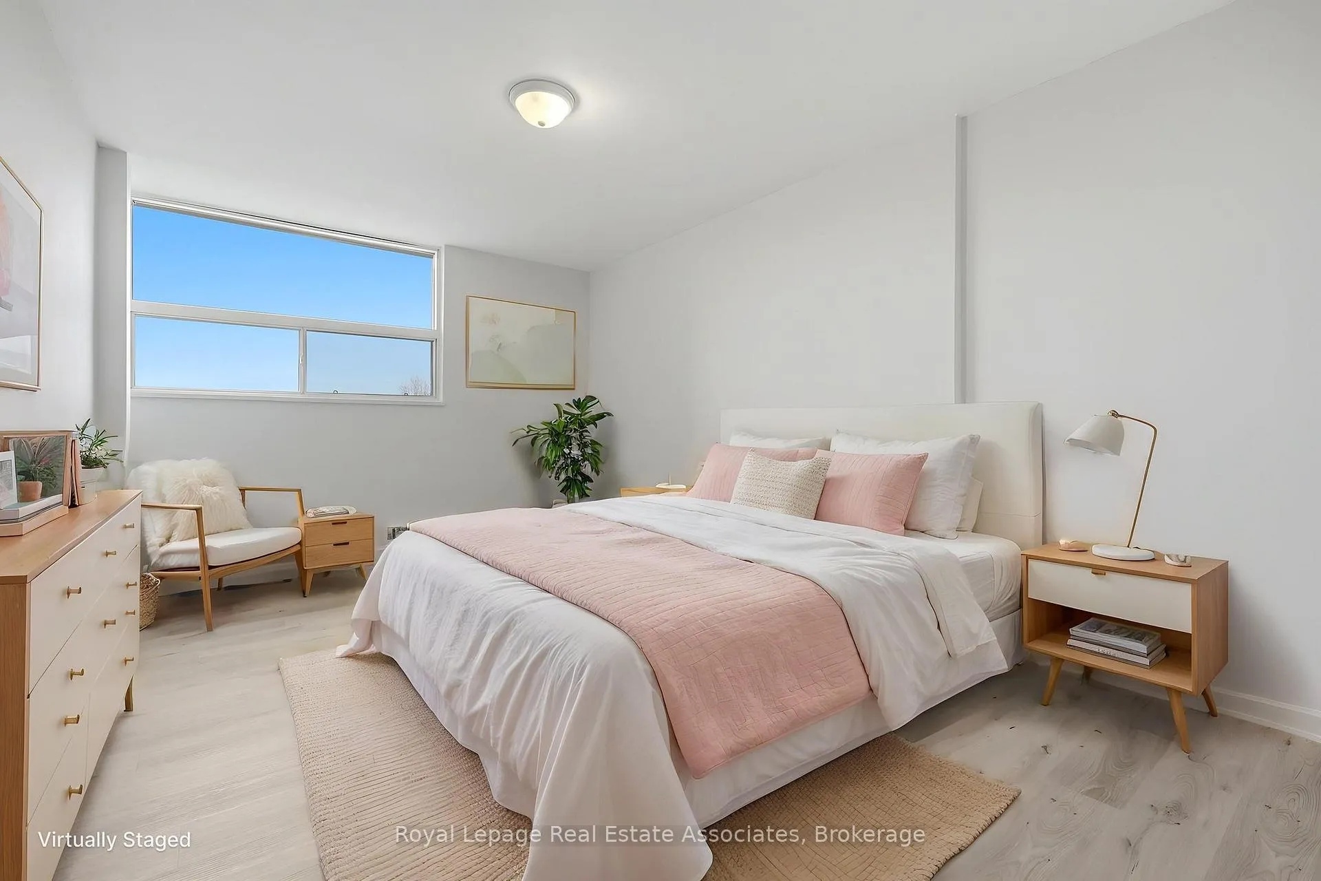 Photo 12 of Unit 408, 15 Nicklaus Drive, Hamilton, Vincent — HOMEH