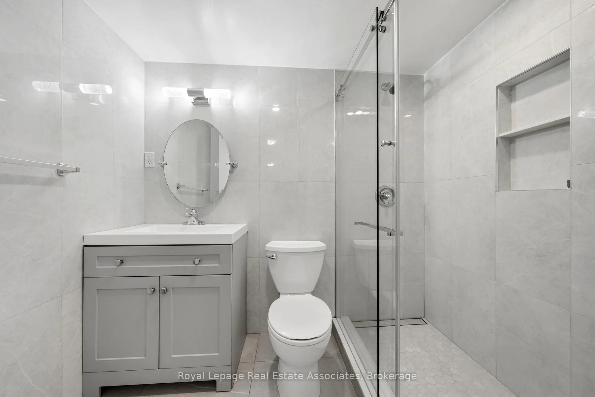 Photo 15 of Unit 408, 15 Nicklaus Drive, Hamilton, Vincent — HOMEH