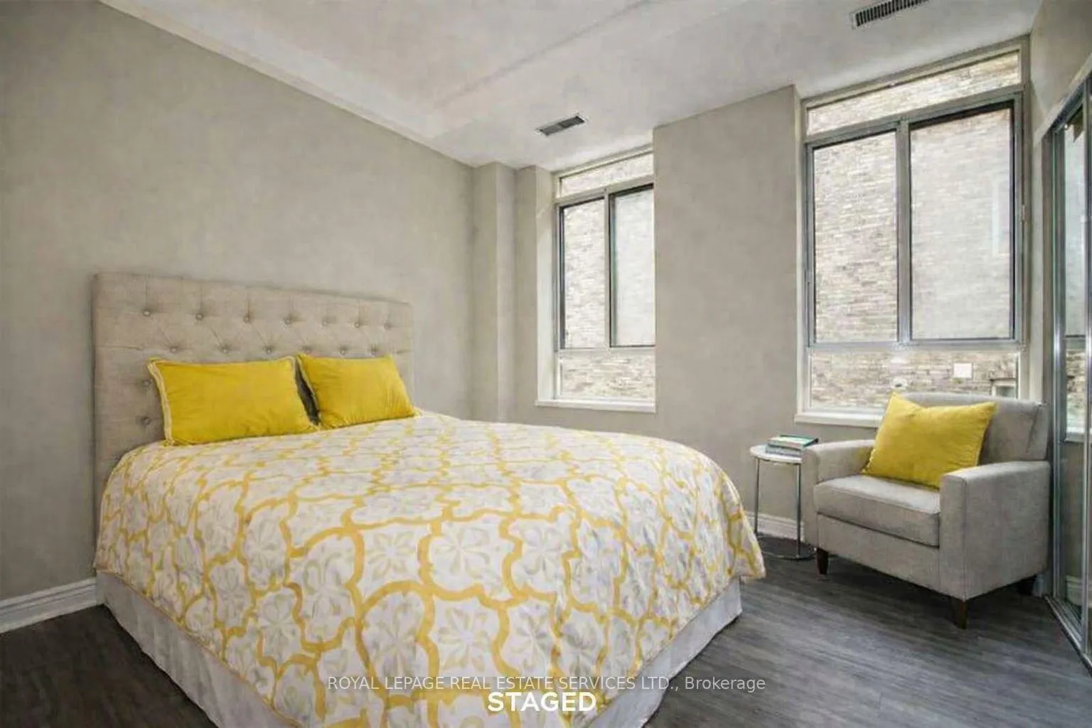 Photo 5 of Unit 302, 135 Maitland Street, Toronto, Church-Yonge Corridor — HOMEH