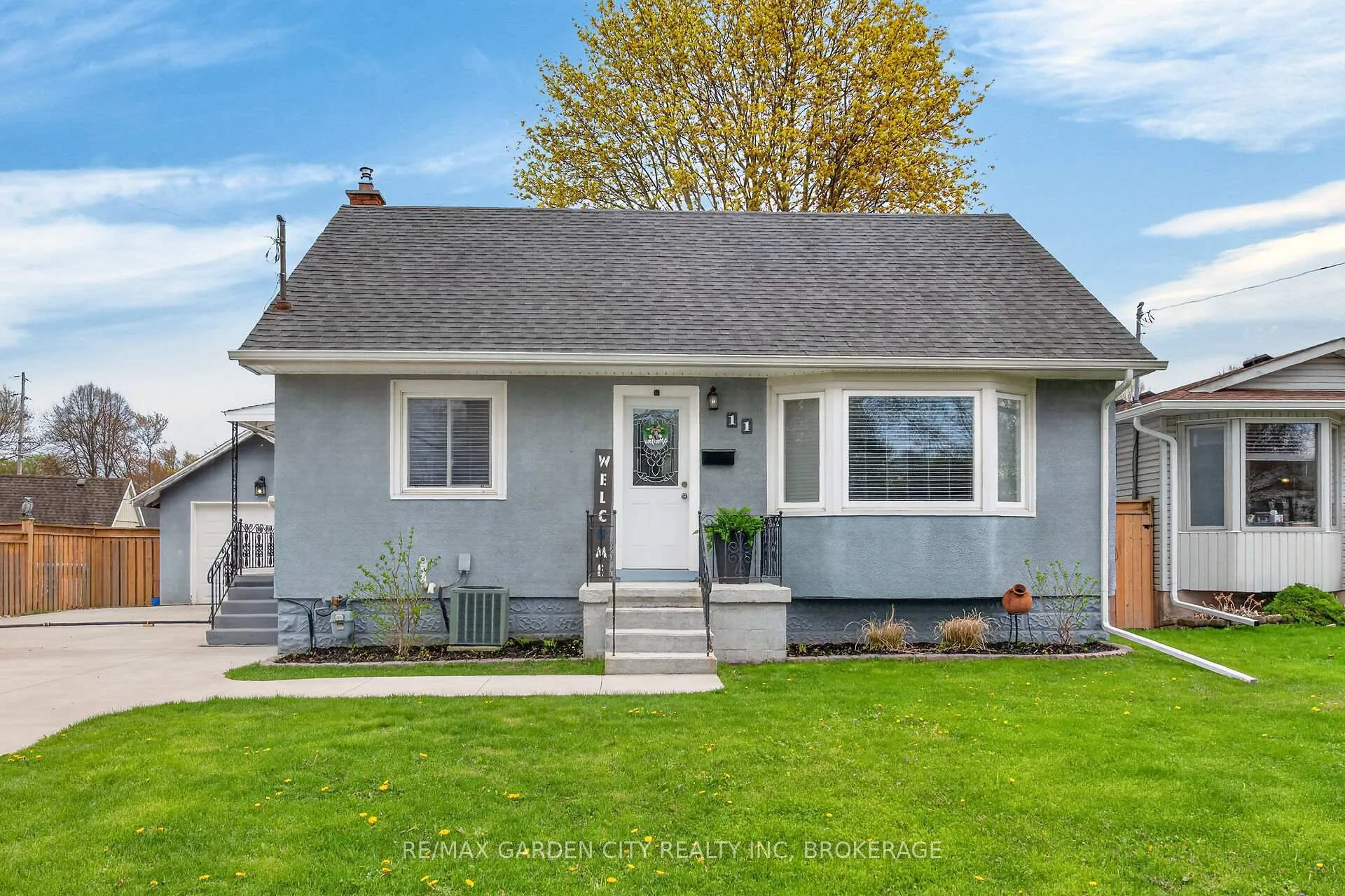 Photo 3 of 11 Sharpe Avenue, Welland, N. Welland — HOMEH