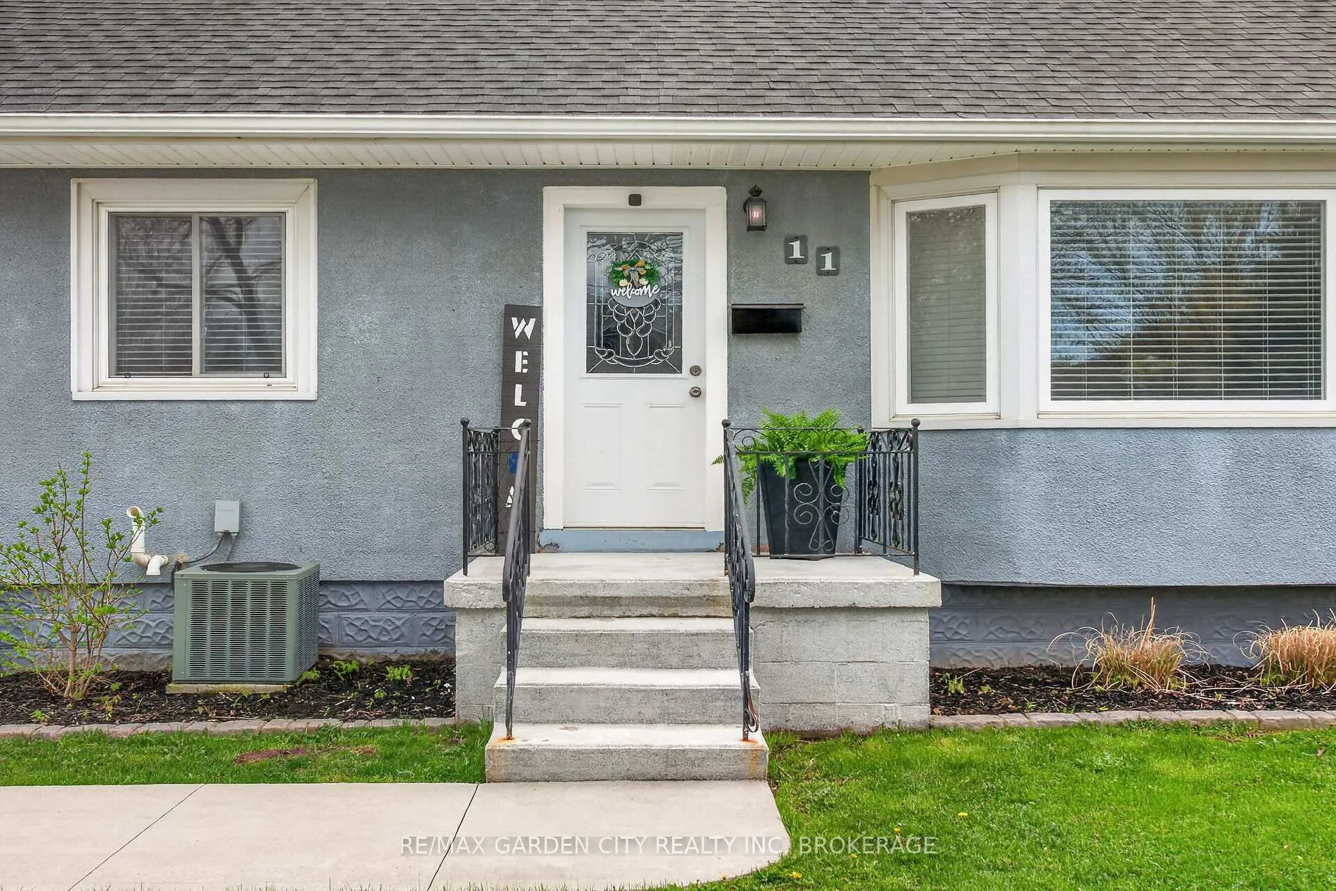 Photo 4 of 11 Sharpe Avenue, Welland, N. Welland — HOMEH
