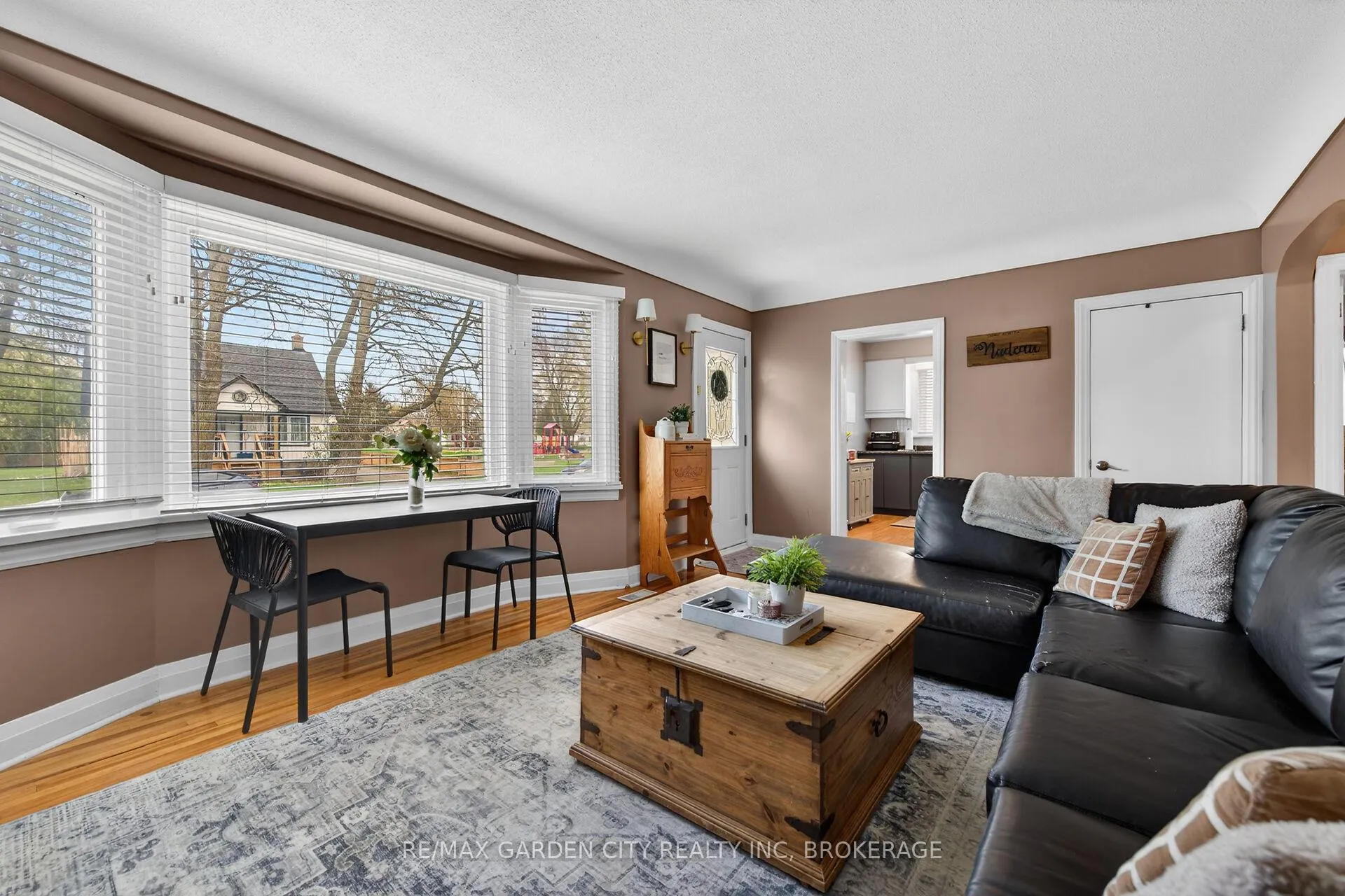 Photo 9 of 11 Sharpe Avenue, Welland, N. Welland — HOMEH