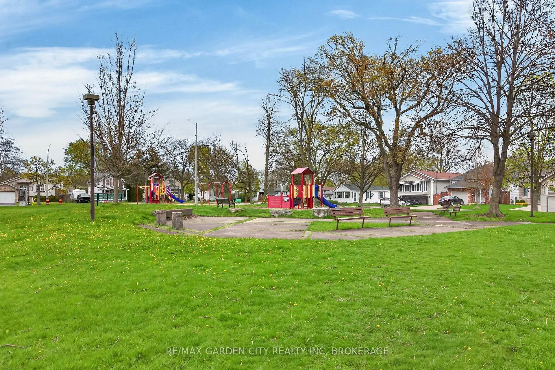 Photo 40 of 11 Sharpe Avenue, Welland, N. Welland — HOMEH