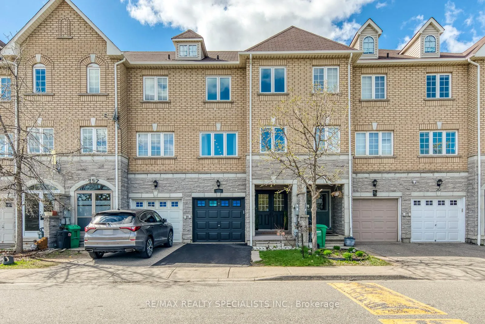 Photo 1 of 755 Candlestick Circle, Mississauga, Hurontario — HOMEH