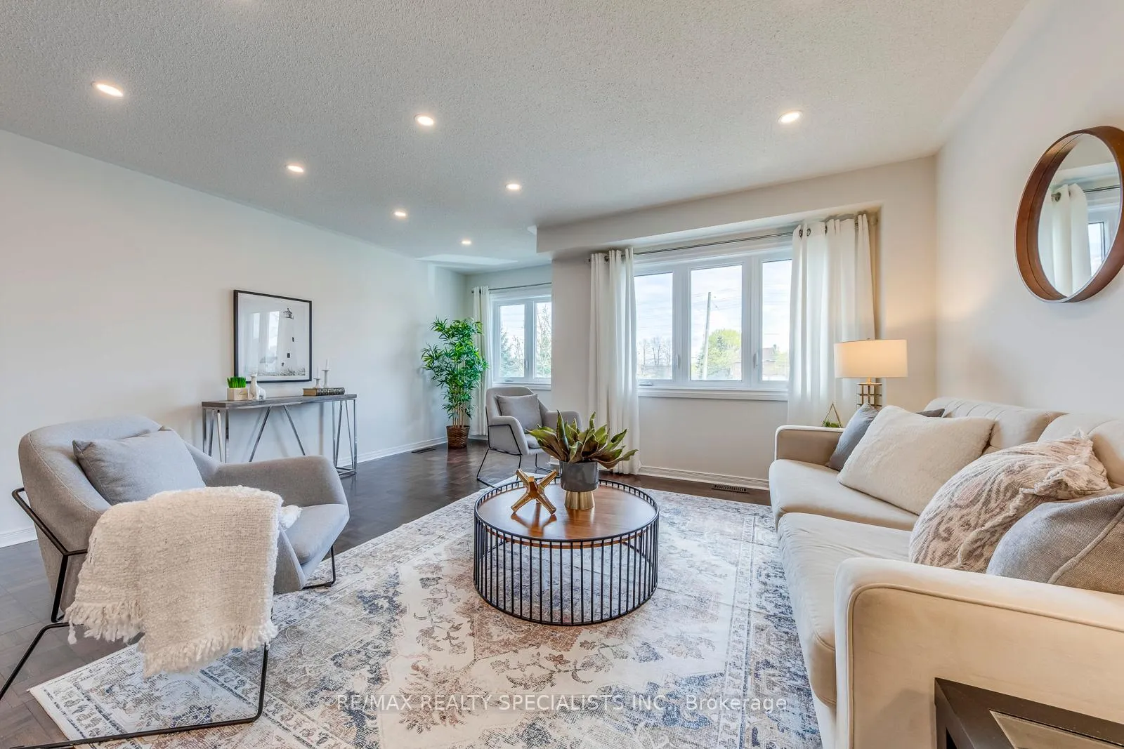Photo 6 of 755 Candlestick Circle, Mississauga, Hurontario — HOMEH