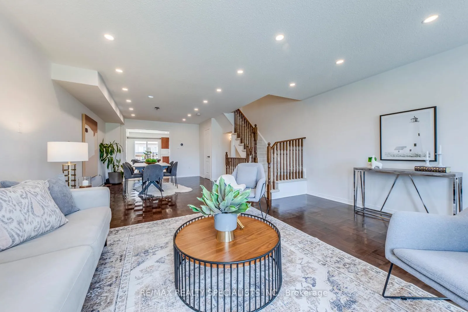 Photo 8 of 755 Candlestick Circle, Mississauga, Hurontario — HOMEH