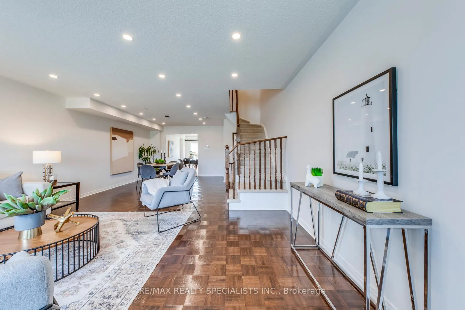 Photo 10 of 755 Candlestick Circle, Mississauga, Hurontario — HOMEH
