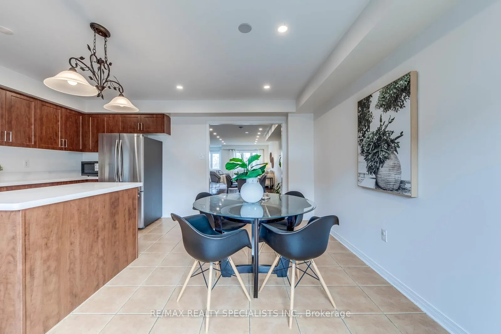 Photo 17 of 755 Candlestick Circle, Mississauga, Hurontario — HOMEH