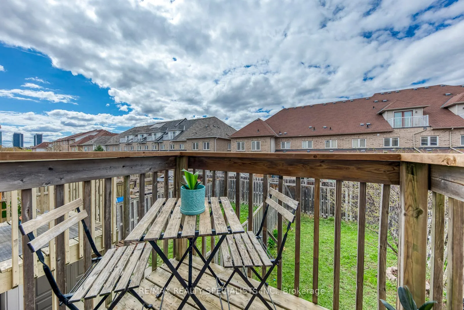 Photo 20 of 755 Candlestick Circle, Mississauga, Hurontario — HOMEH