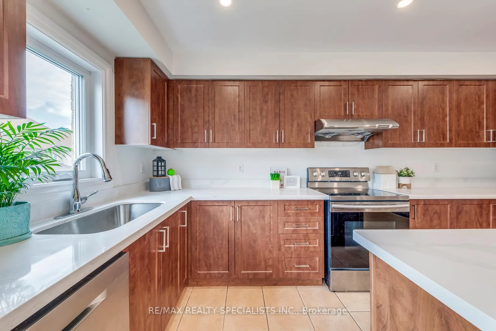 Photo 22 of 755 Candlestick Circle, Mississauga, Hurontario — HOMEH