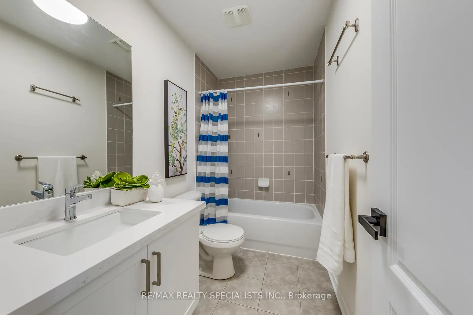 Photo 39 of 755 Candlestick Circle, Mississauga, Hurontario — HOMEH
