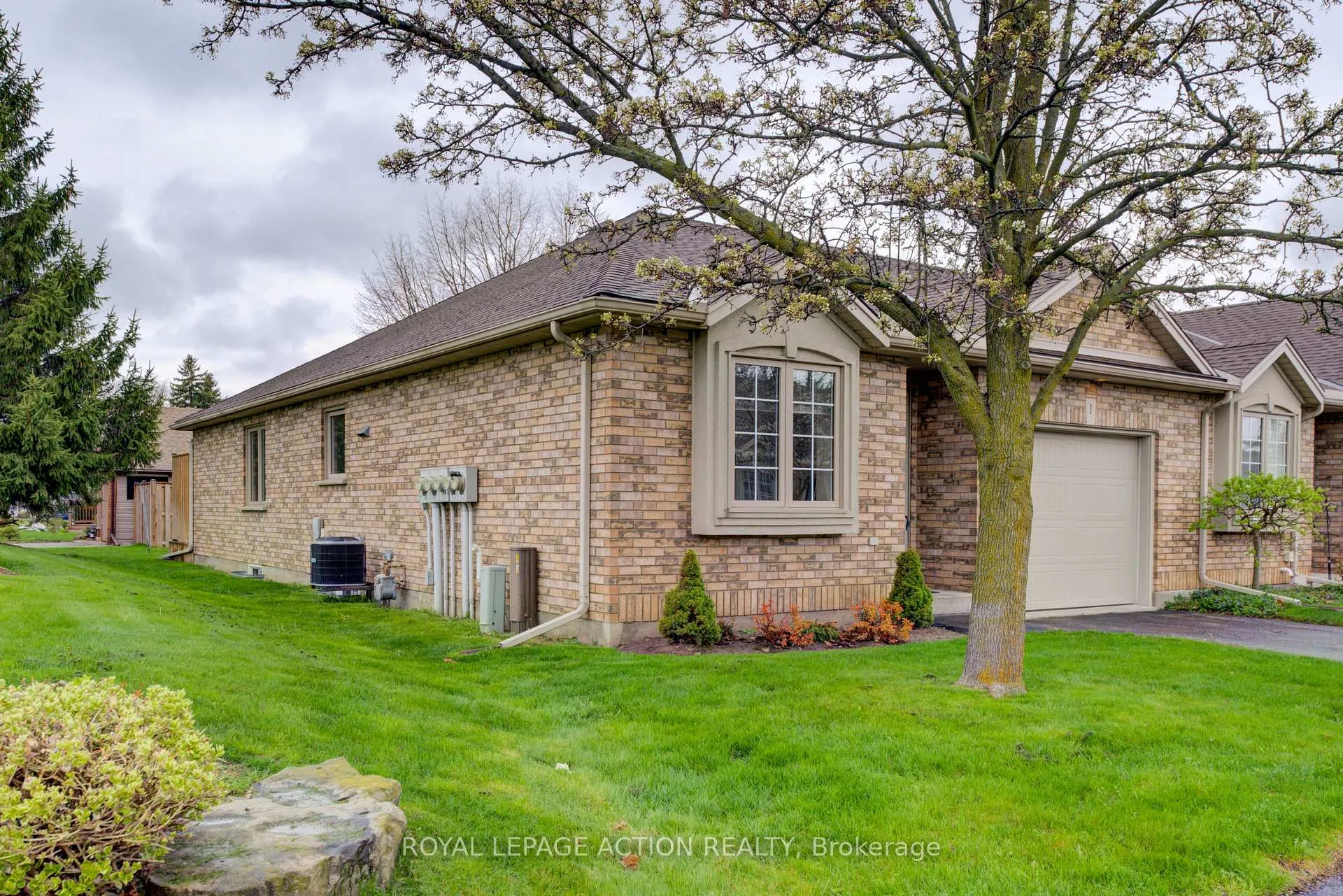 Photo 2 of Unit 1, 110 Somerset Road, Brantford — HOMEH
