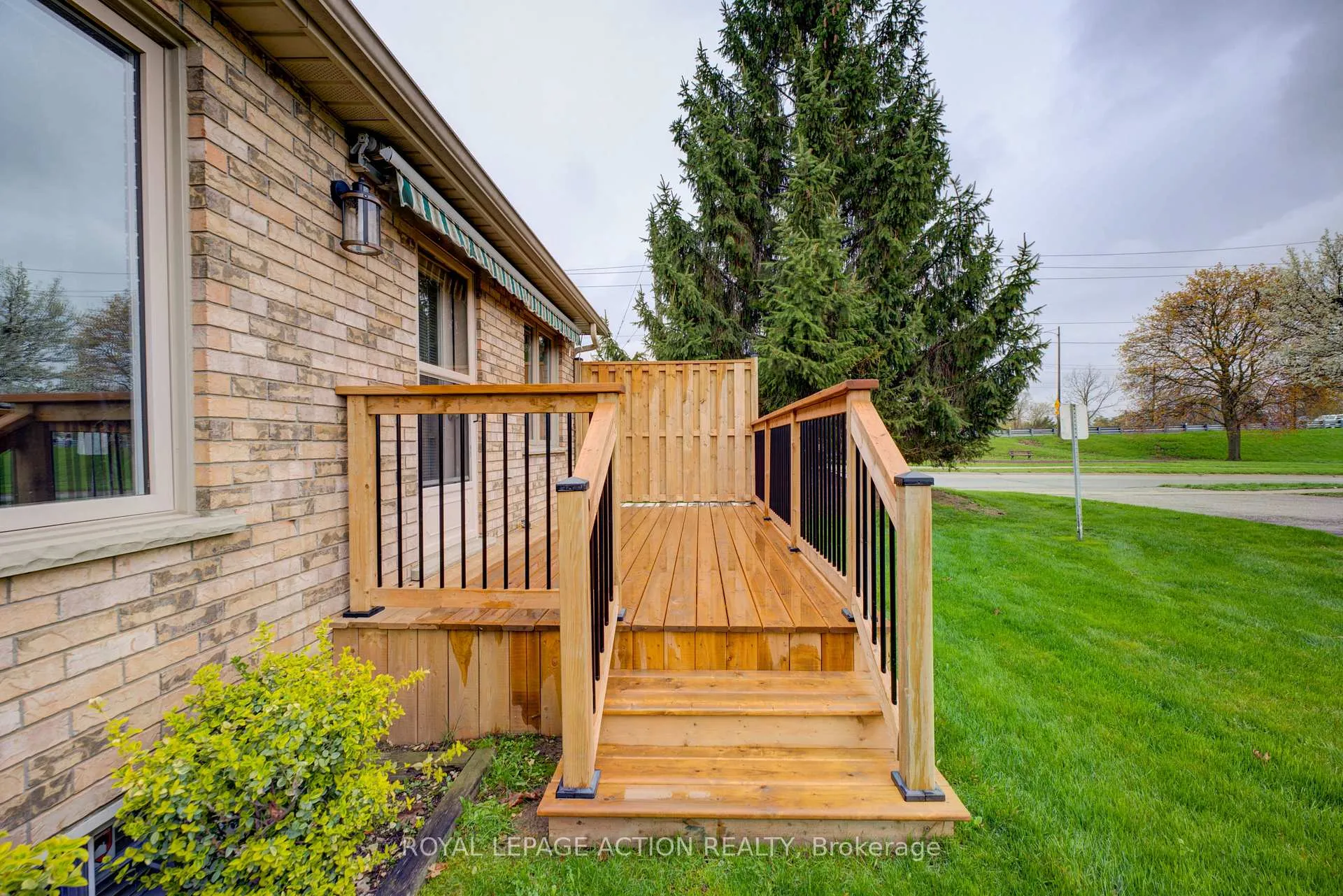 Photo 37 of Unit 1, 110 Somerset Road, Brantford — HOMEH