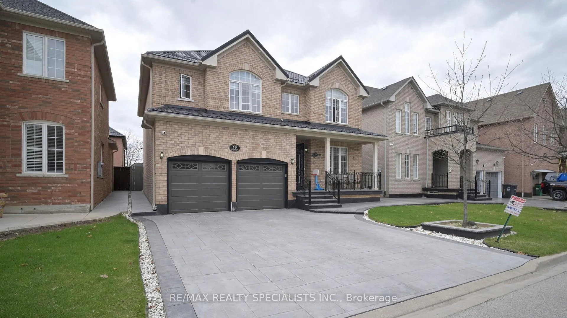 Photo 2 of 16 Redearth Gate, Brampton, Bram East — HOMEH