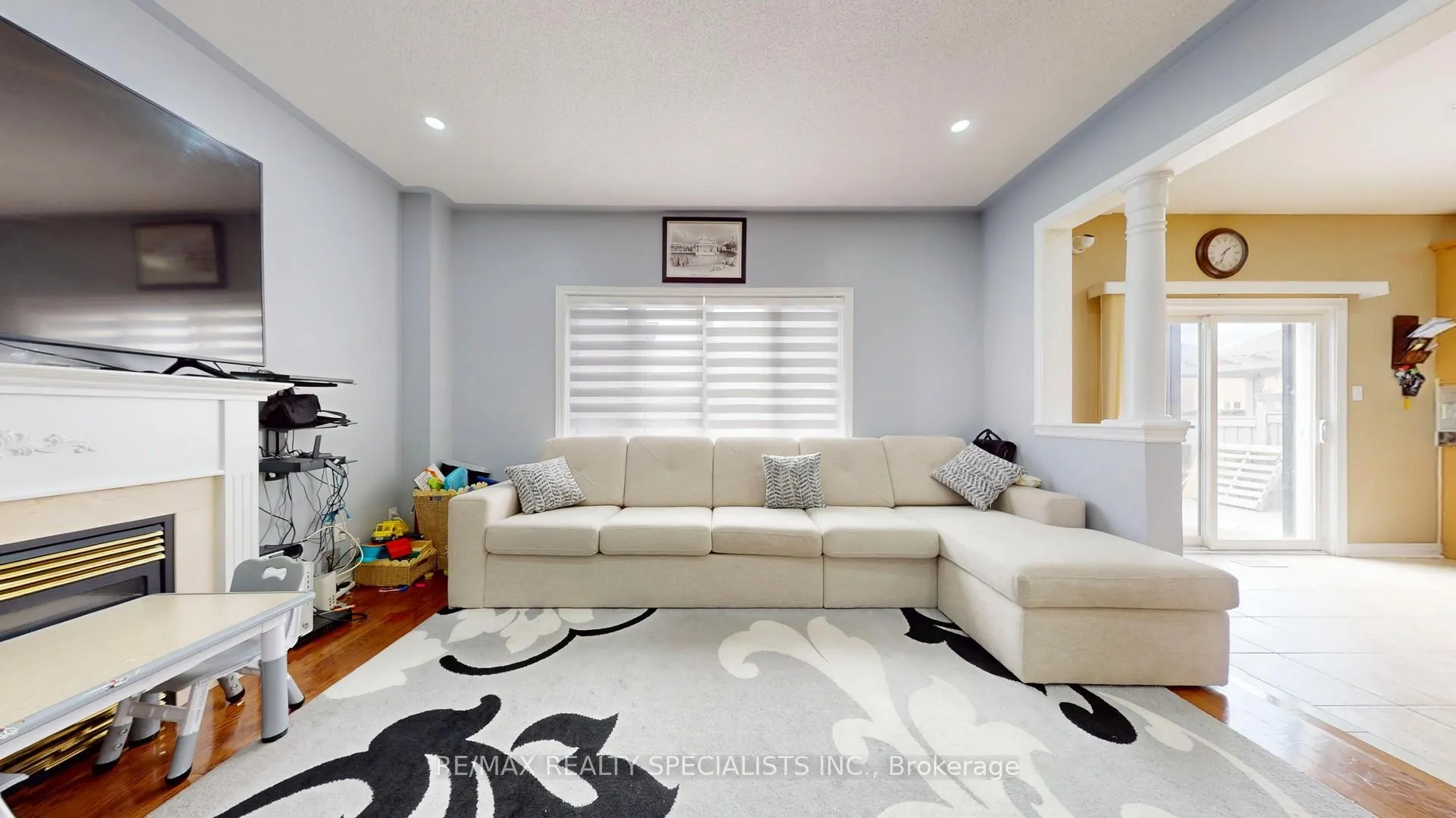 Photo 11 of 16 Redearth Gate, Brampton, Bram East — HOMEH