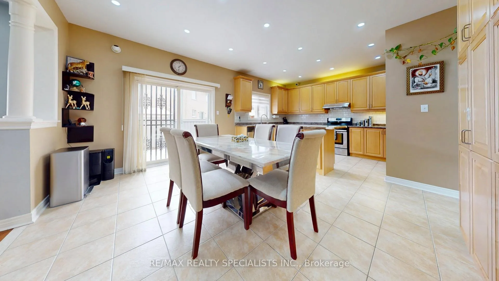 Photo 15 of 16 Redearth Gate, Brampton, Bram East — HOMEH