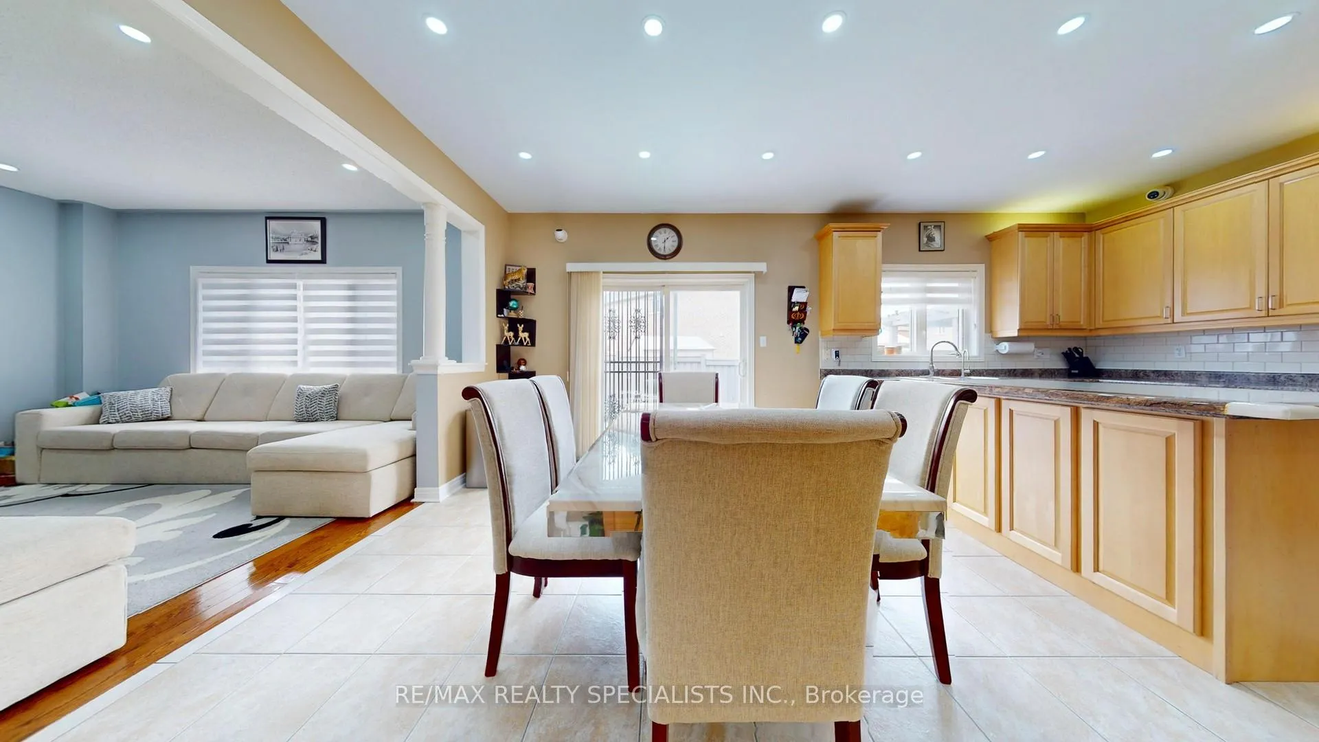 Photo 17 of 16 Redearth Gate, Brampton, Bram East — HOMEH