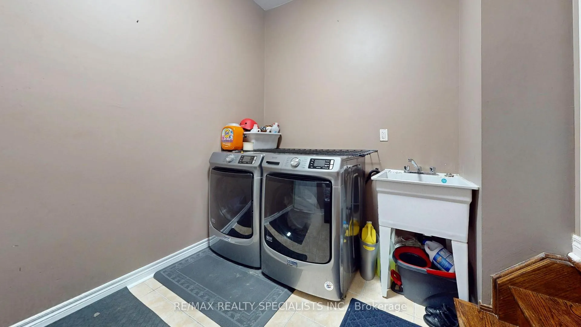 Photo 21 of 16 Redearth Gate, Brampton, Bram East — HOMEH