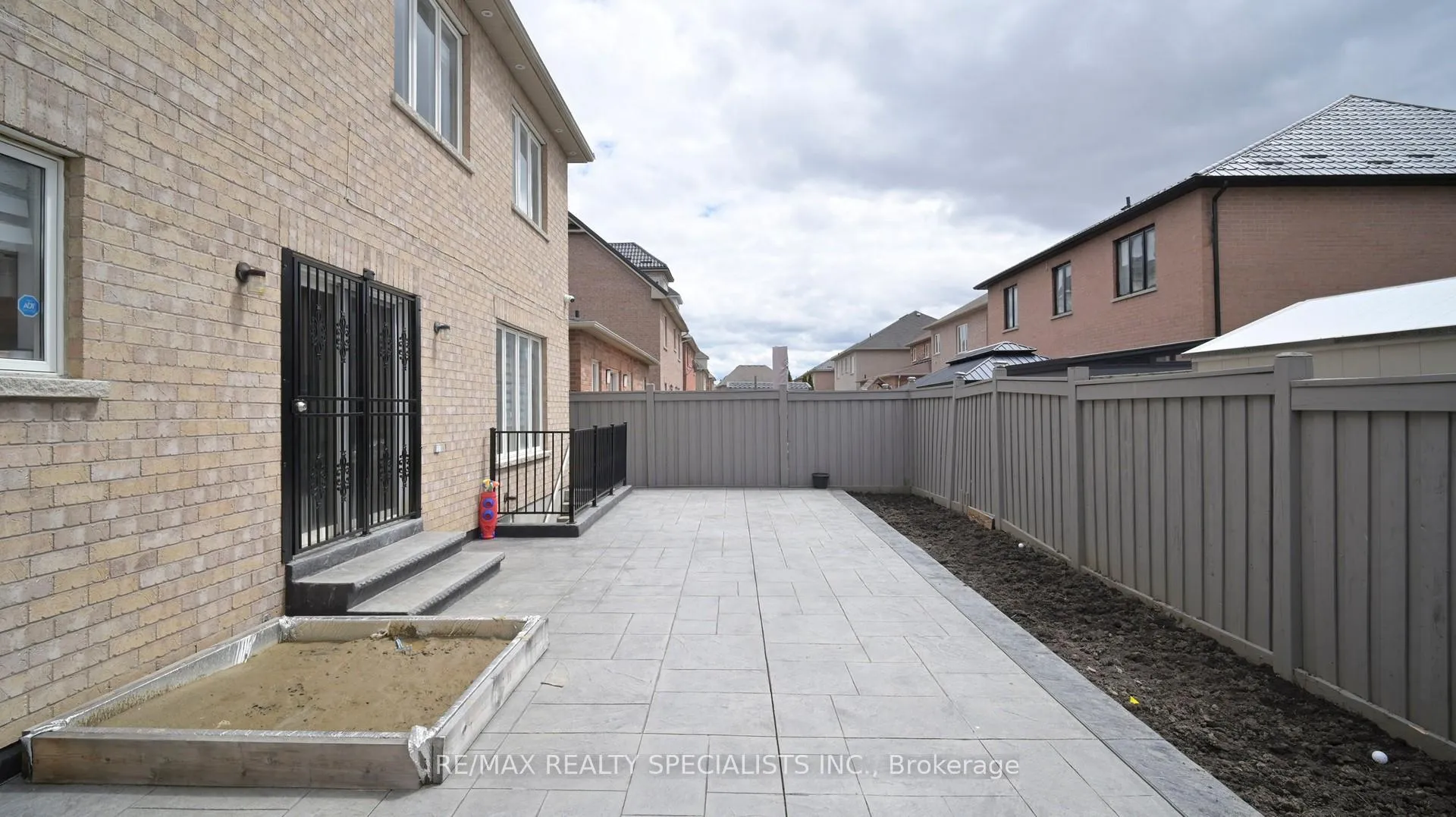 Photo 49 of 16 Redearth Gate, Brampton, Bram East — HOMEH