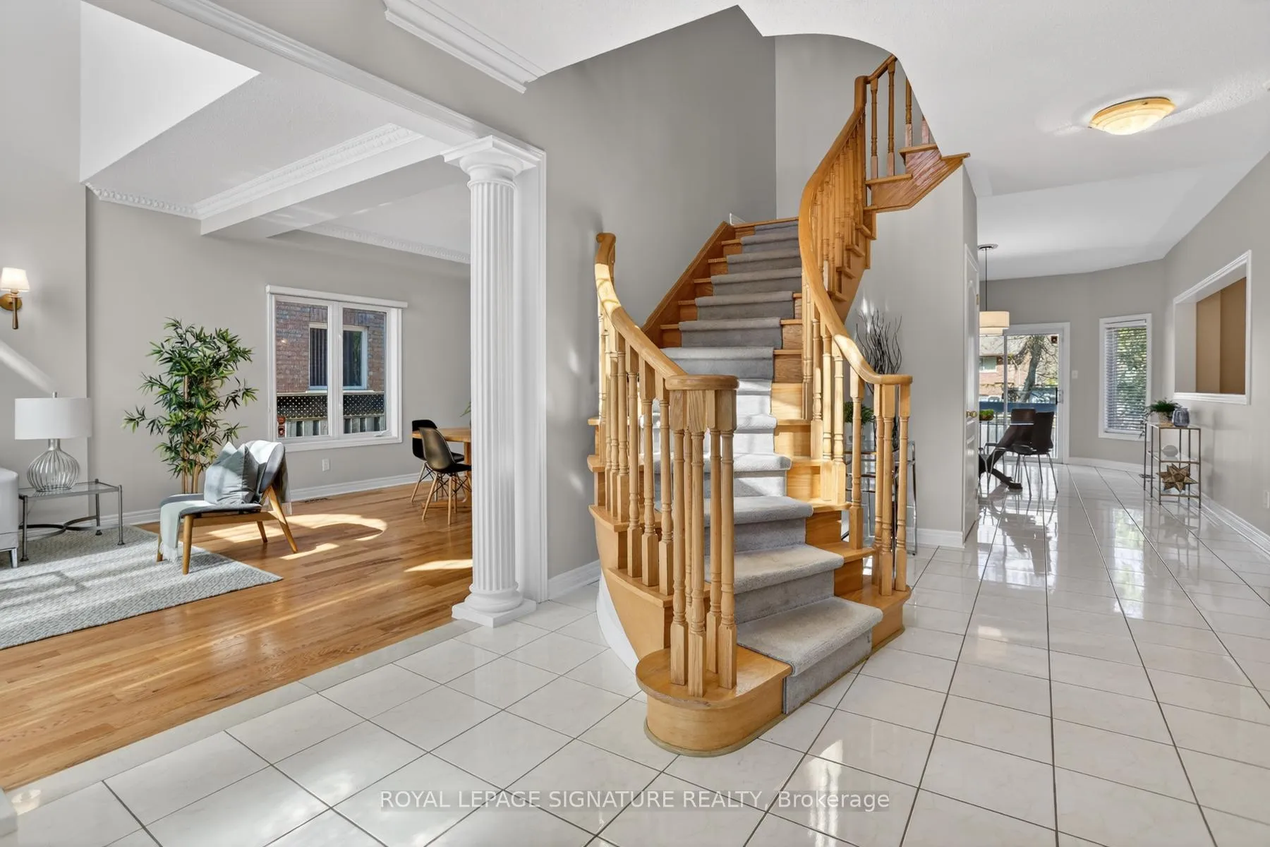 Photo 2 of 21 Romac Drive, Scarborough, Highland Creek — HOMEH