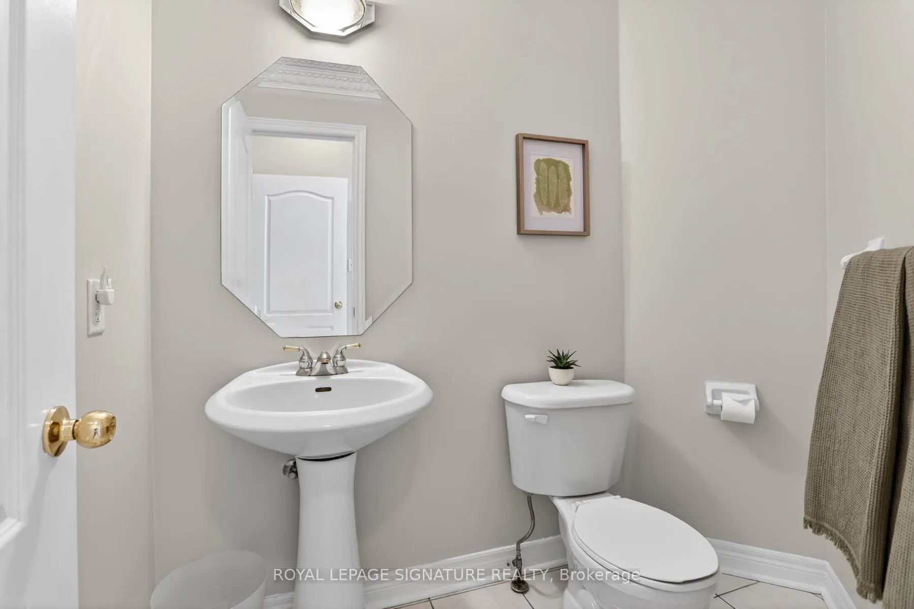 Photo 12 of 21 Romac Drive, Scarborough, Highland Creek — HOMEH