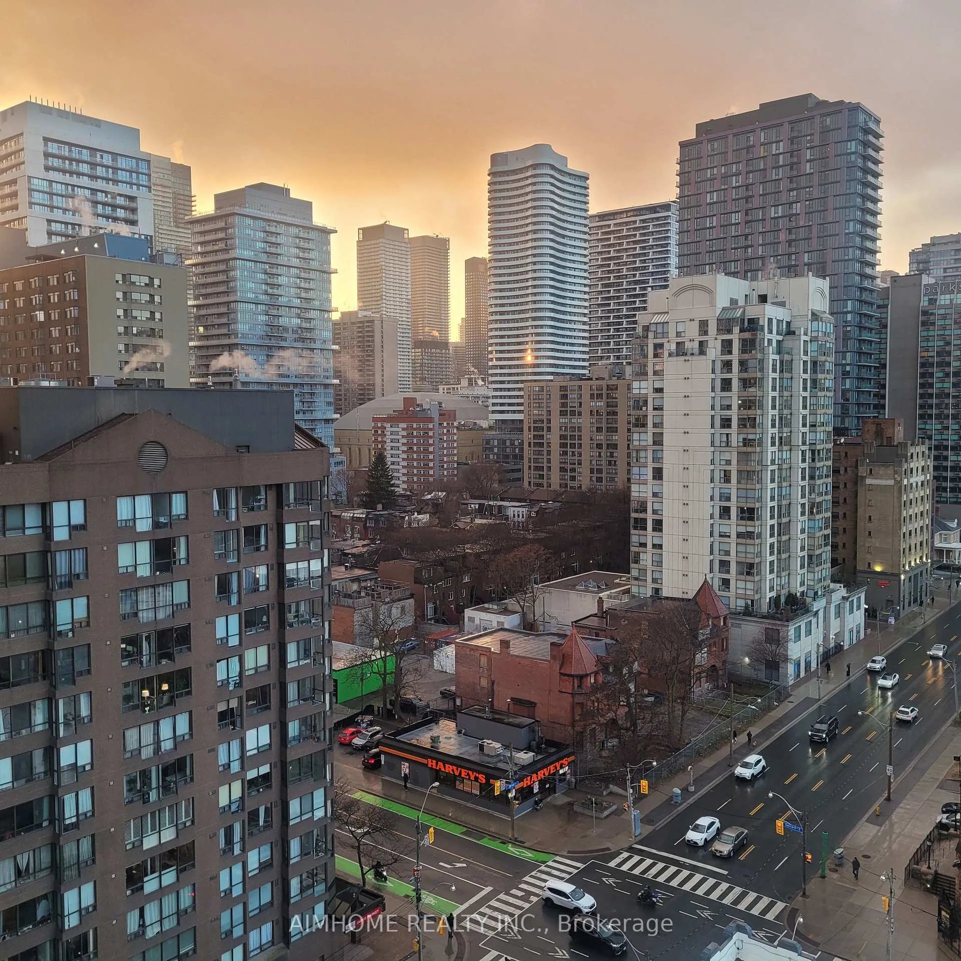 Front of Unit 1509, 319 Jarvis Street