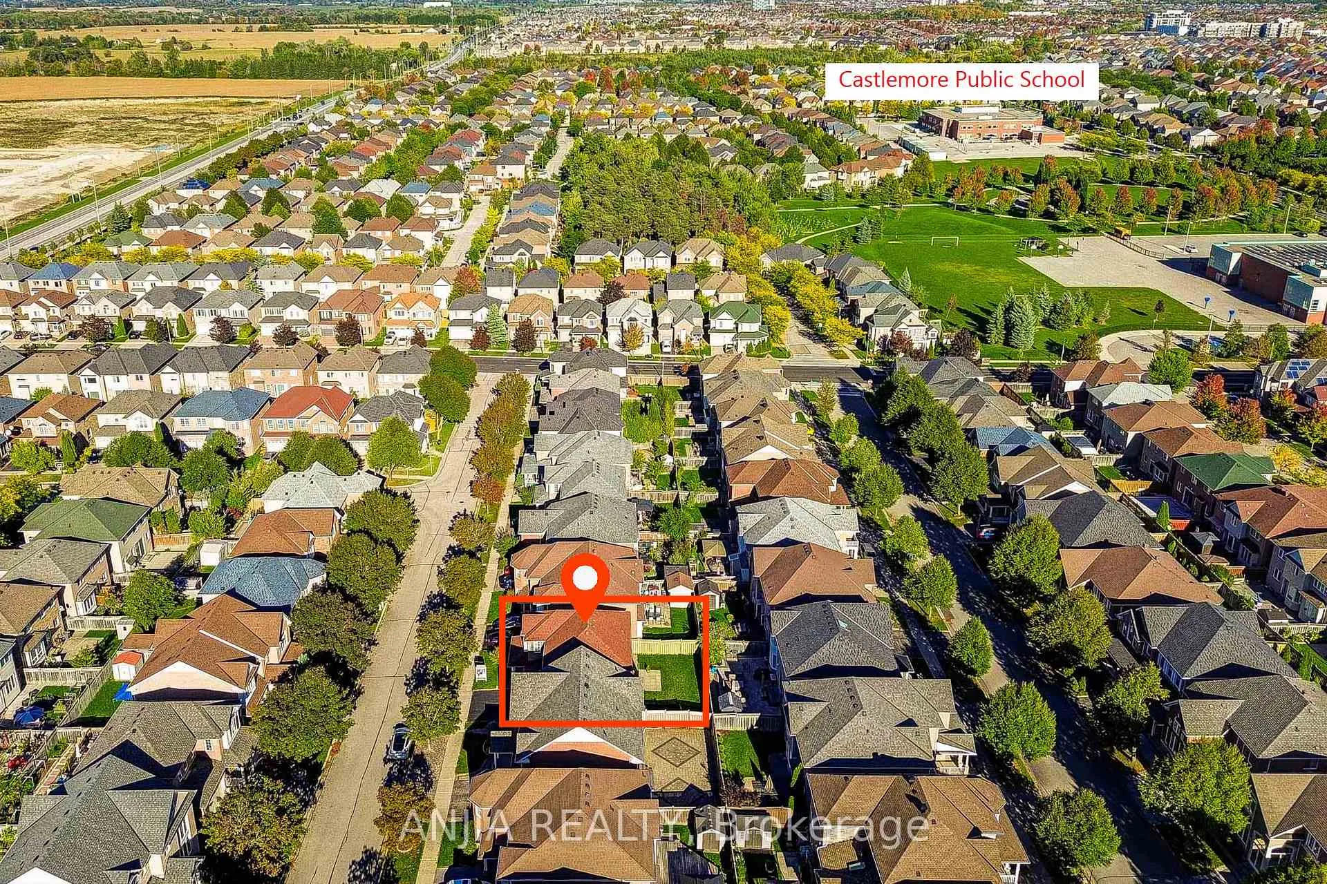 Photo 3 of 131 Winston Castle Drive, Markham, Berczy — HOMEH