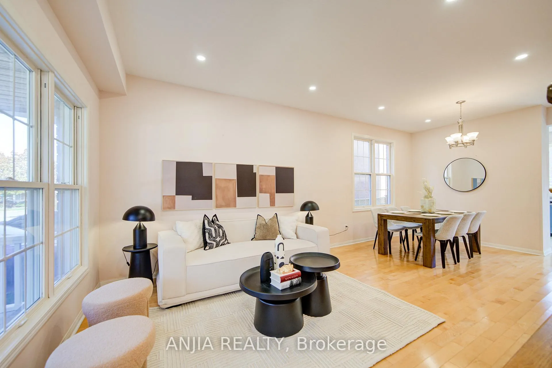 Photo 7 of 131 Winston Castle Drive, Markham, Berczy — HOMEH