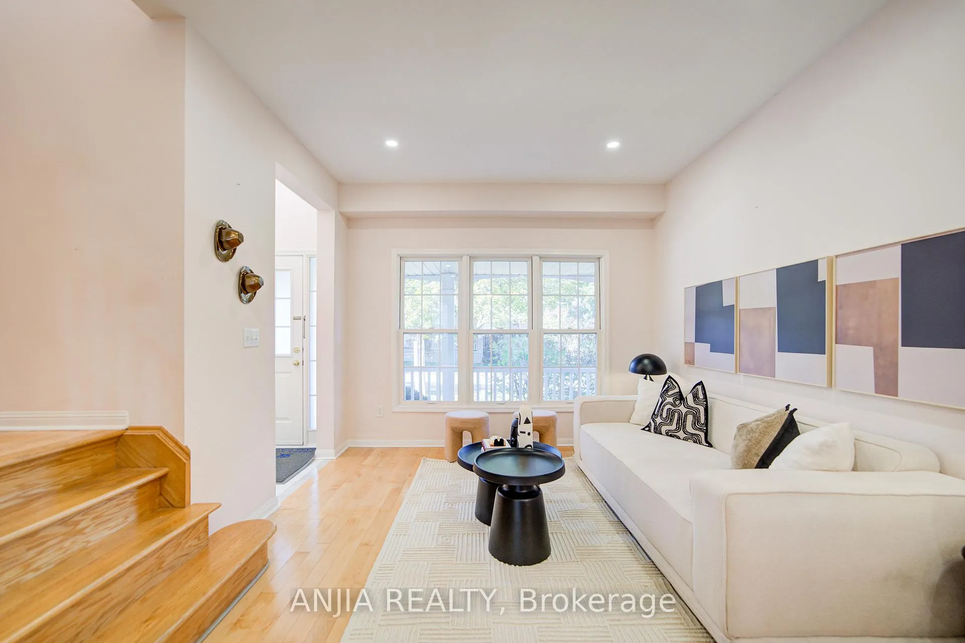 Photo 10 of 131 Winston Castle Drive, Markham, Berczy — HOMEH