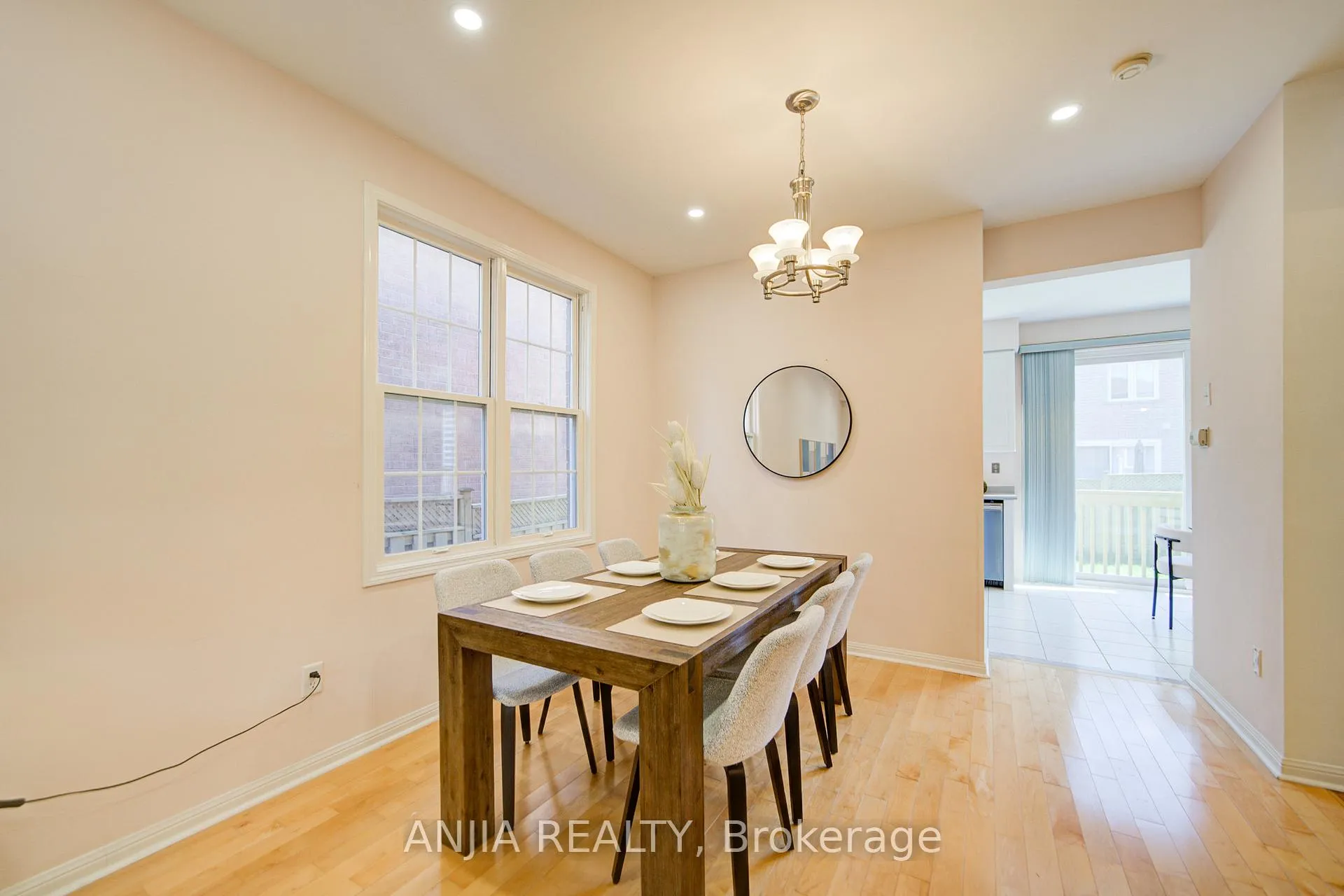 Photo 12 of 131 Winston Castle Drive, Markham, Berczy — HOMEH