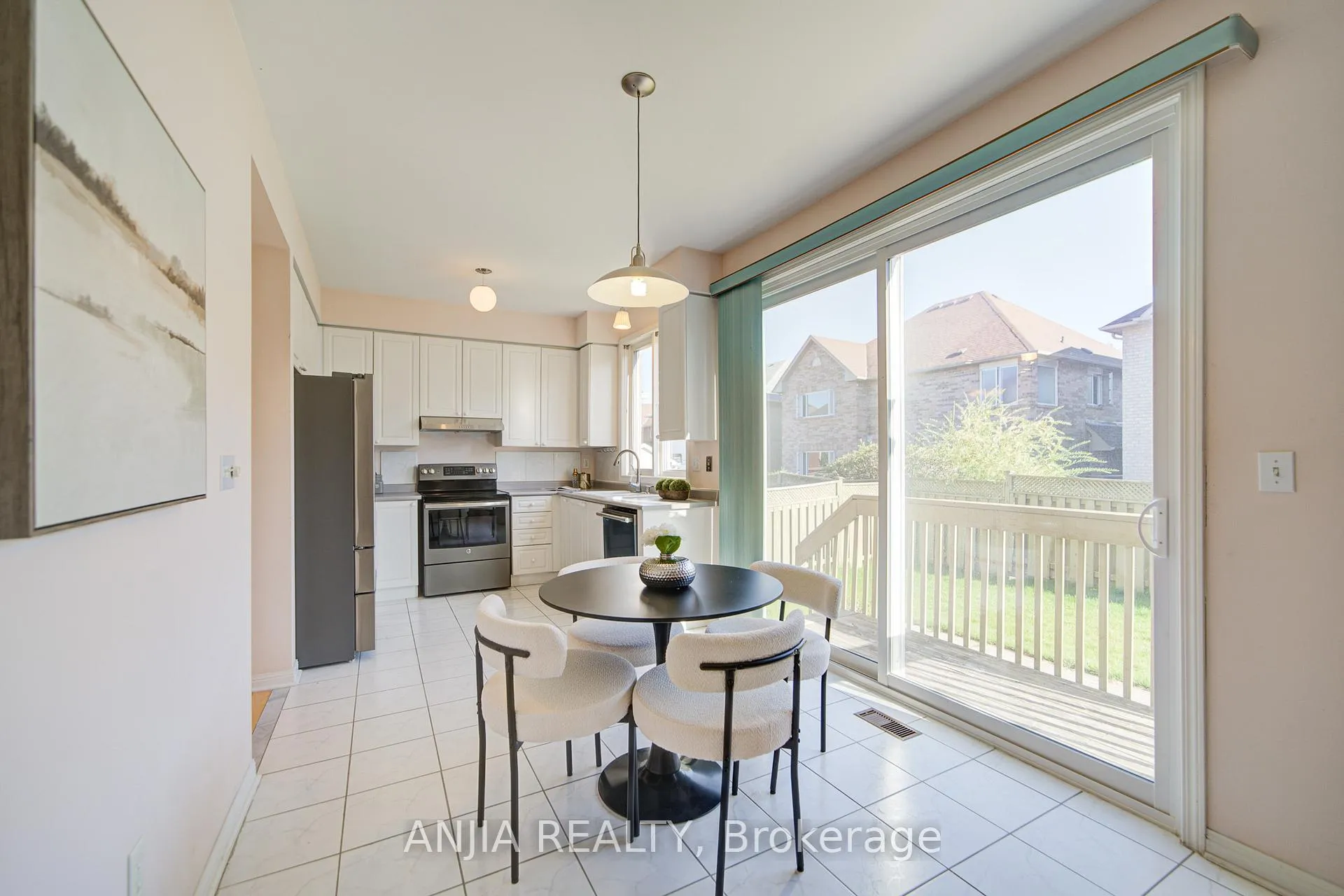 Photo 21 of 131 Winston Castle Drive, Markham, Berczy — HOMEH