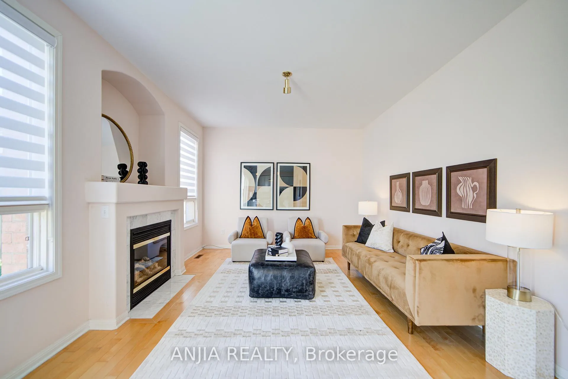 Photo 23 of 131 Winston Castle Drive, Markham, Berczy — HOMEH
