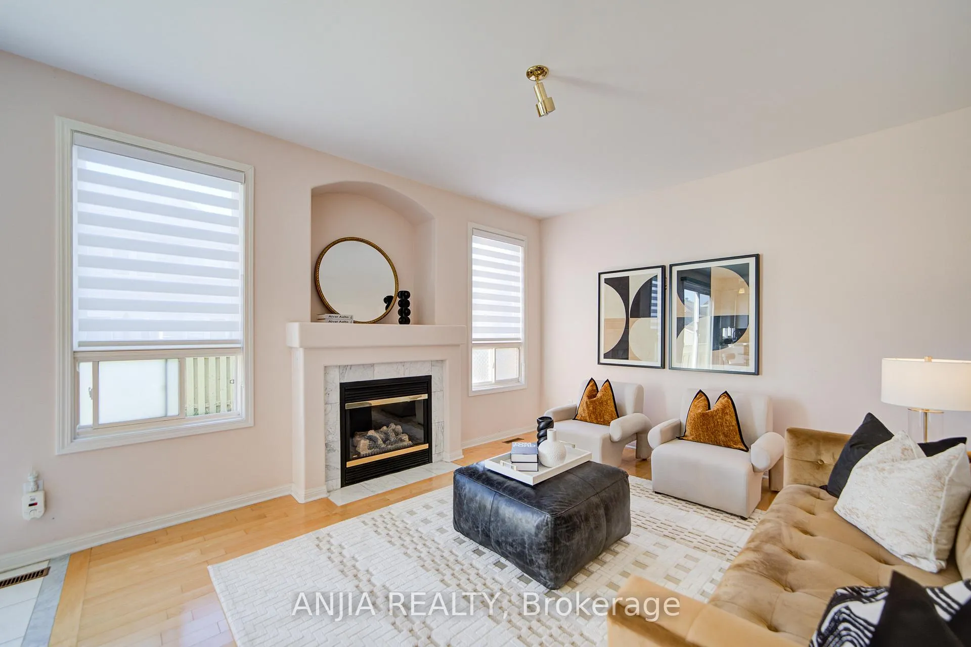 Photo 25 of 131 Winston Castle Drive, Markham, Berczy — HOMEH