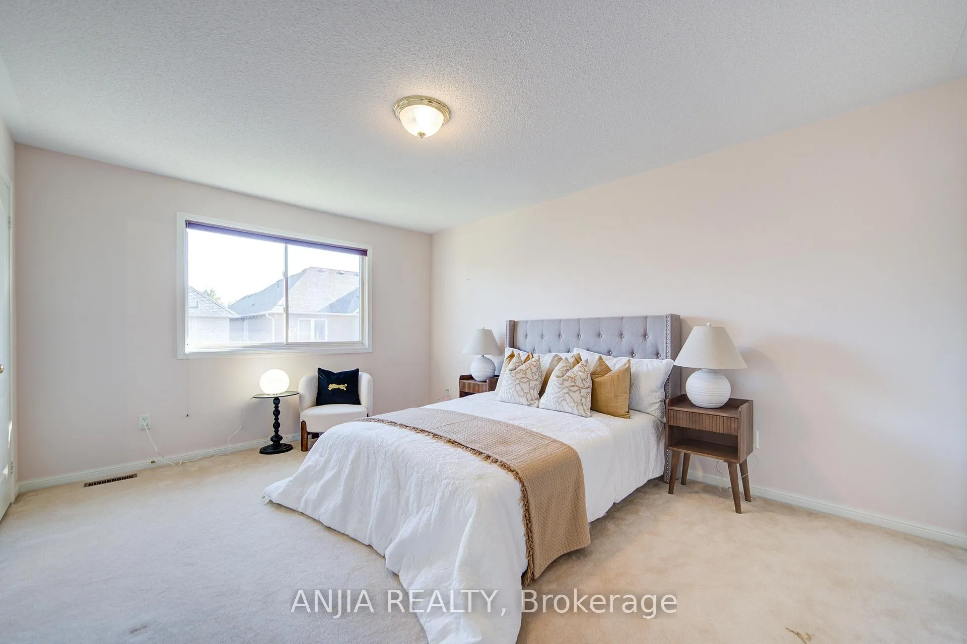 Photo 30 of 131 Winston Castle Drive, Markham, Berczy — HOMEH