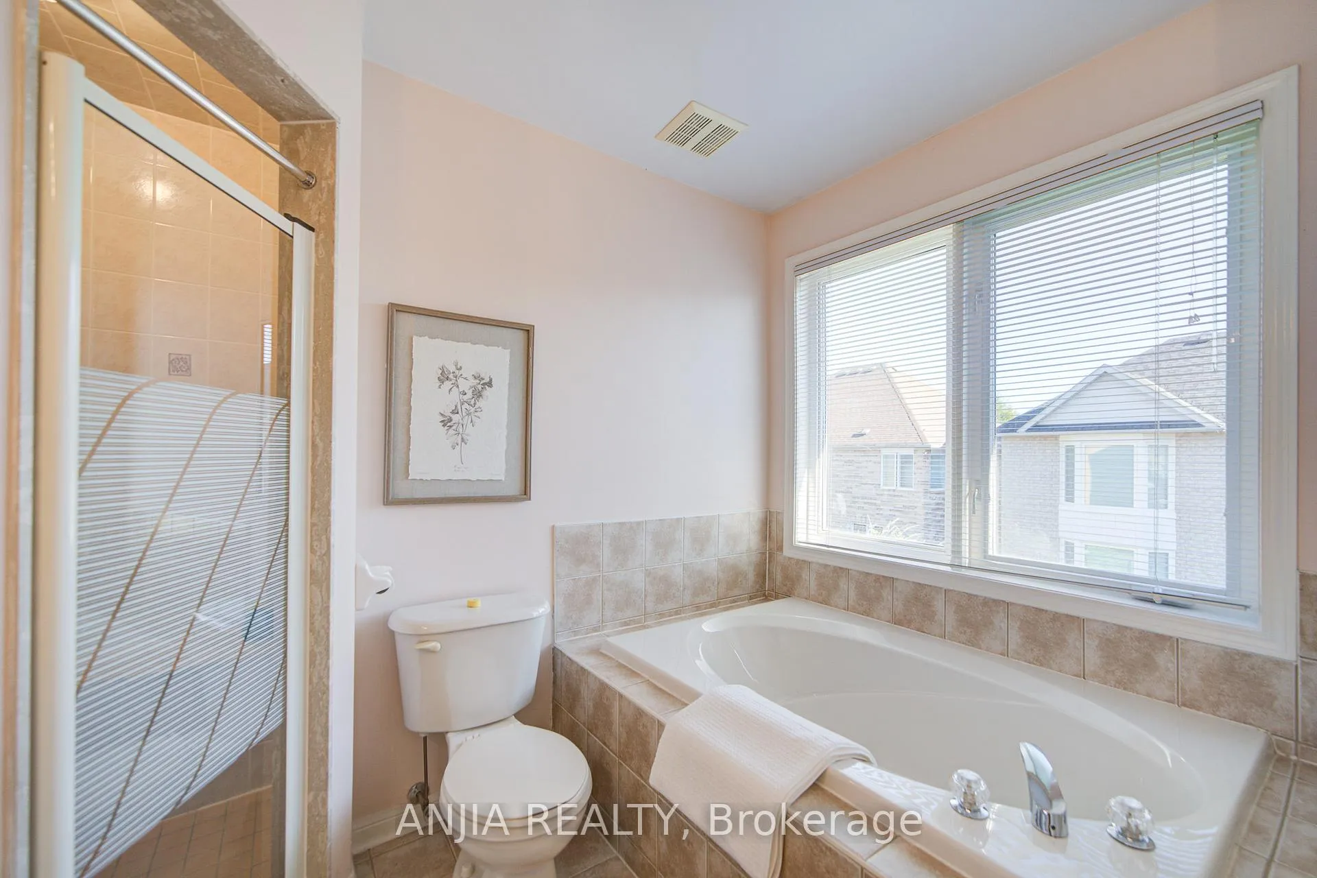 Photo 35 of 131 Winston Castle Drive, Markham, Berczy — HOMEH