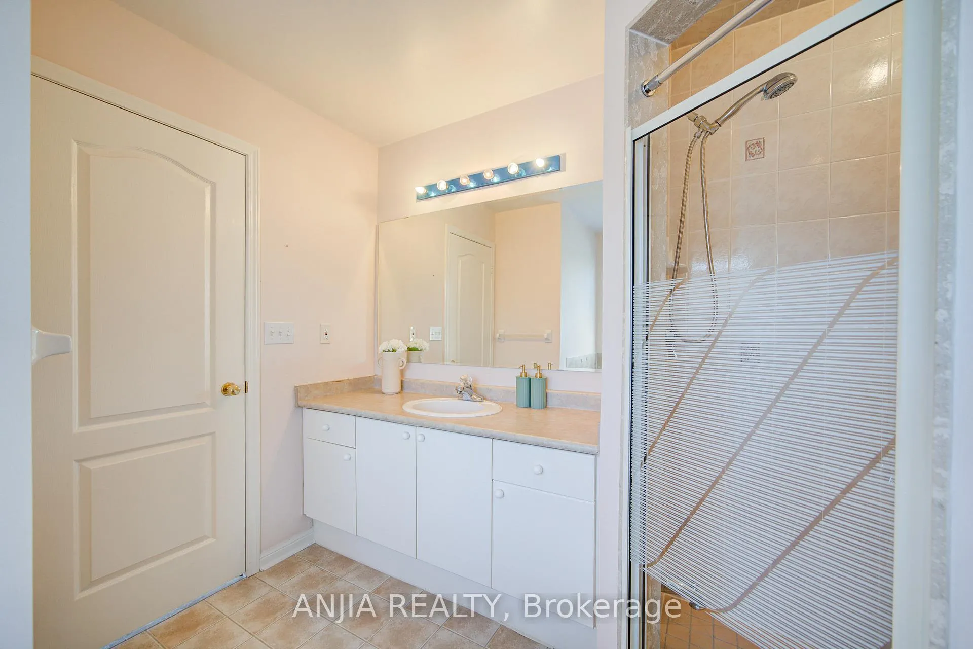 Photo 36 of 131 Winston Castle Drive, Markham, Berczy — HOMEH