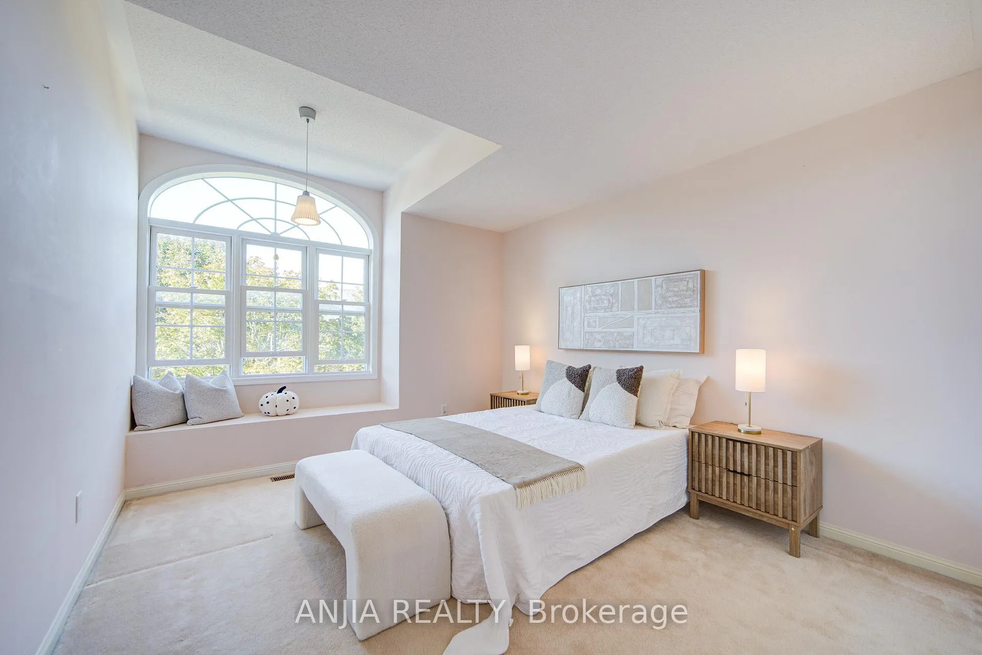 Photo 42 of 131 Winston Castle Drive, Markham, Berczy — HOMEH