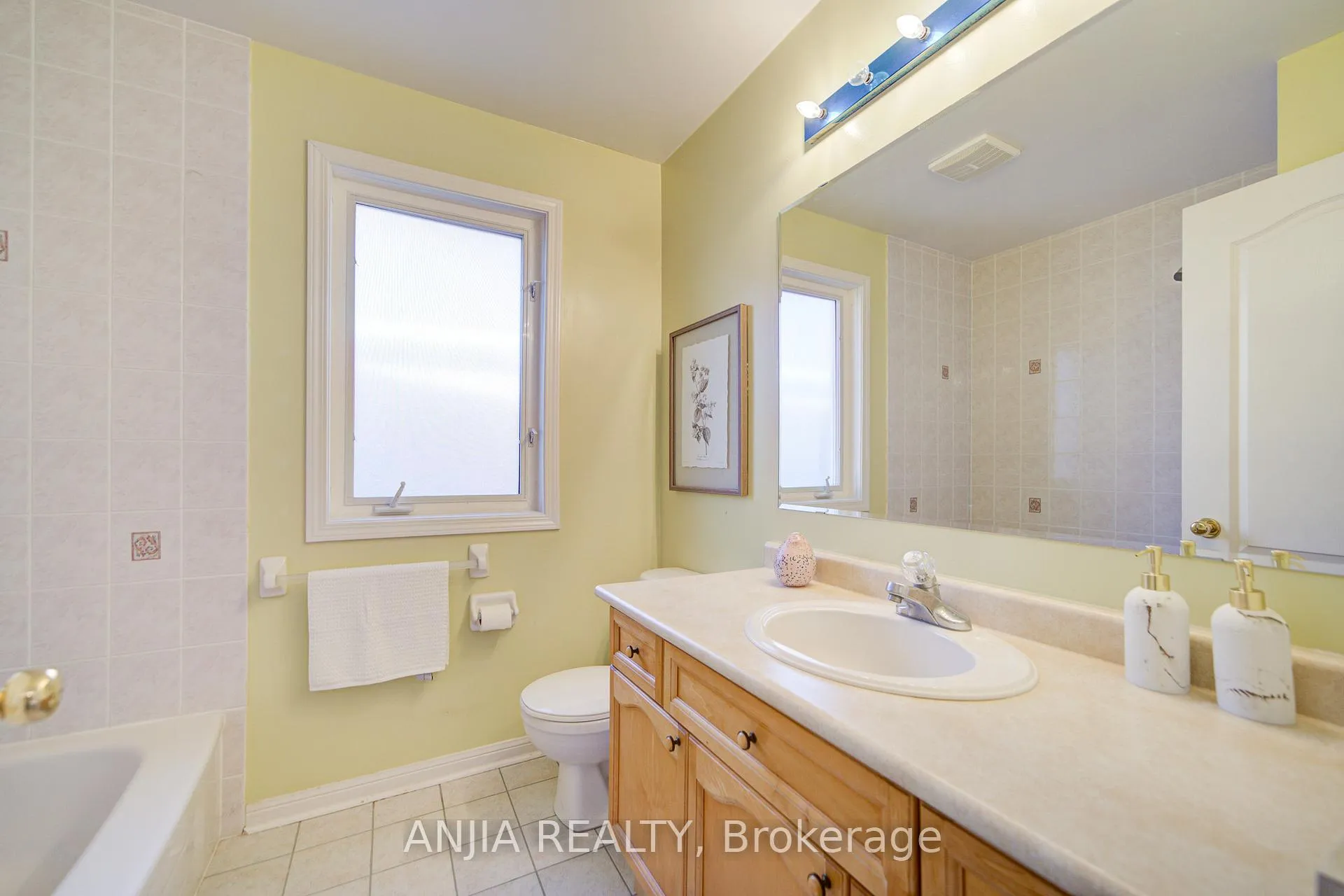 Photo 43 of 131 Winston Castle Drive, Markham, Berczy — HOMEH