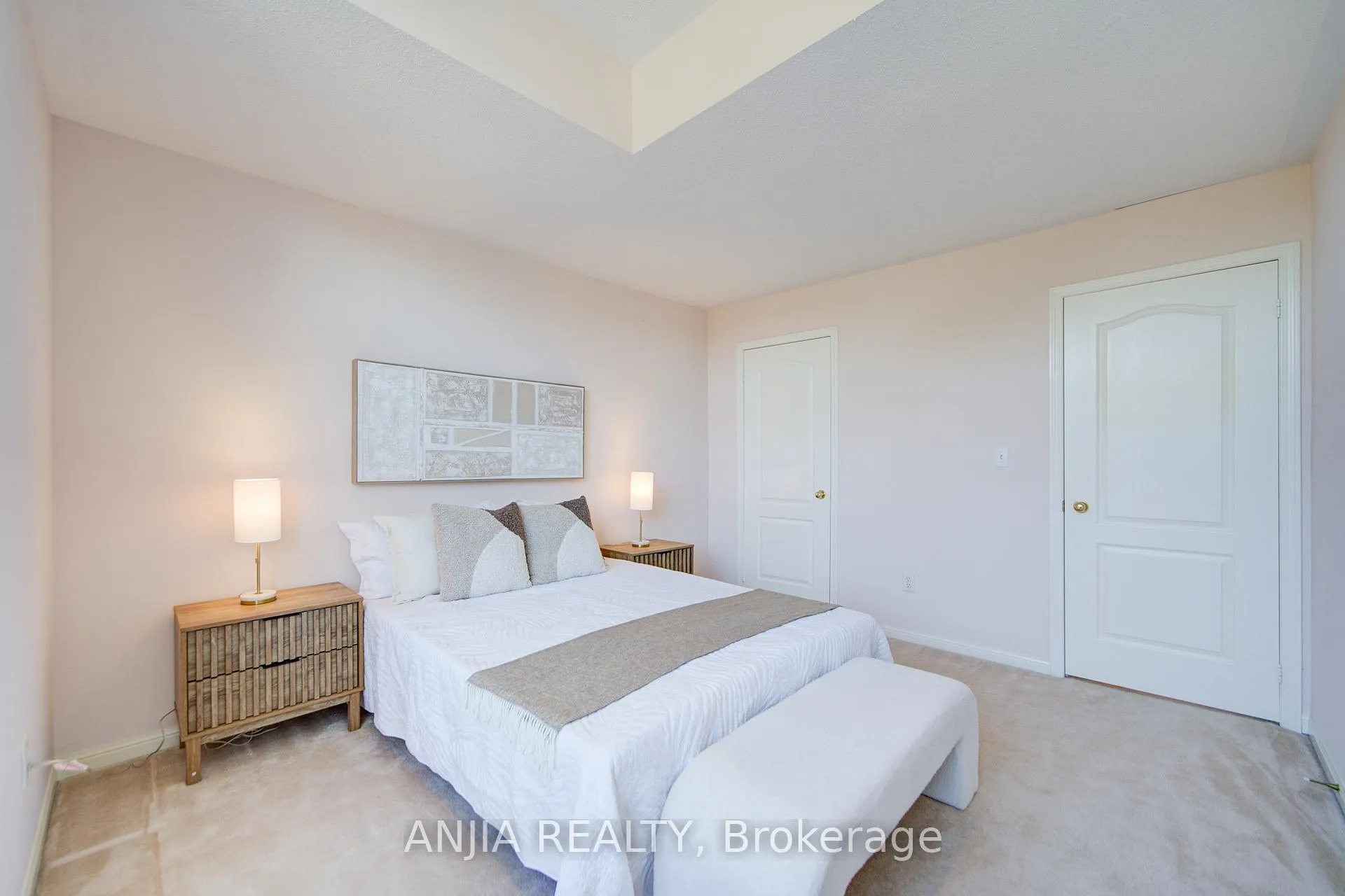 Photo 45 of 131 Winston Castle Drive, Markham, Berczy — HOMEH