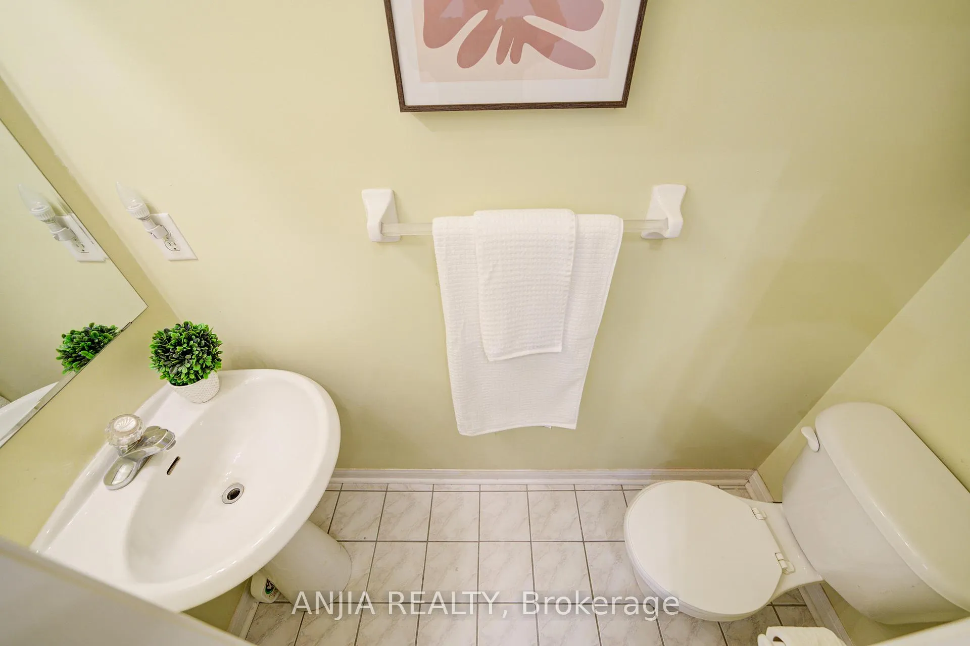 Photo 46 of 131 Winston Castle Drive, Markham, Berczy — HOMEH
