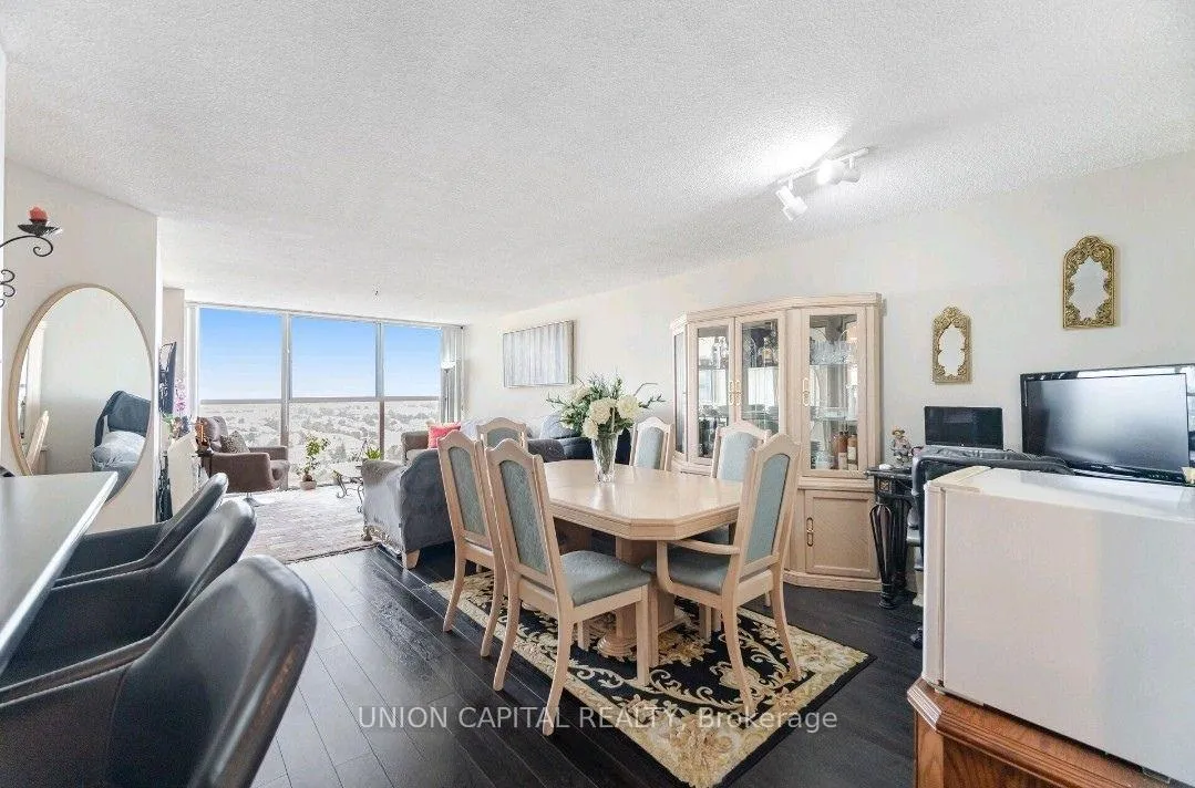Front of Unit 2103, 25 Trailwood Drive