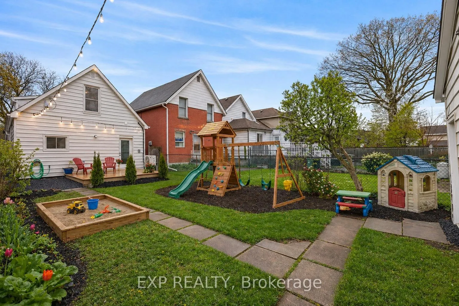 Photo 4 of 24 East 24th Street, Hamilton, Eastmount — HOMEH