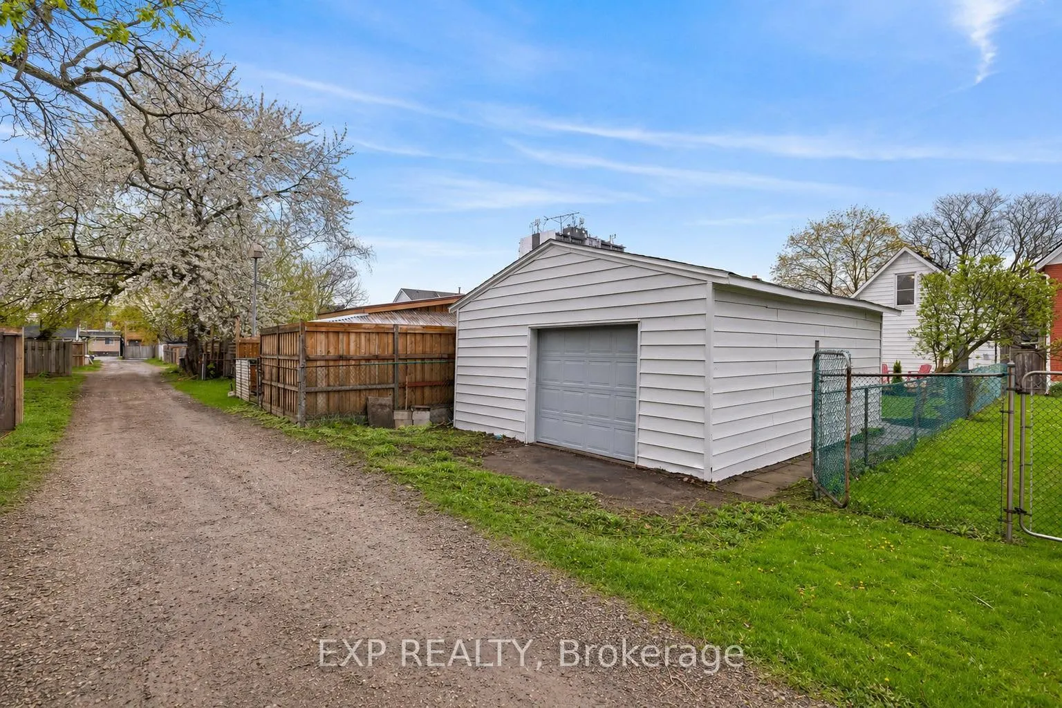 Photo 6 of 24 East 24th Street, Hamilton, Eastmount — HOMEH