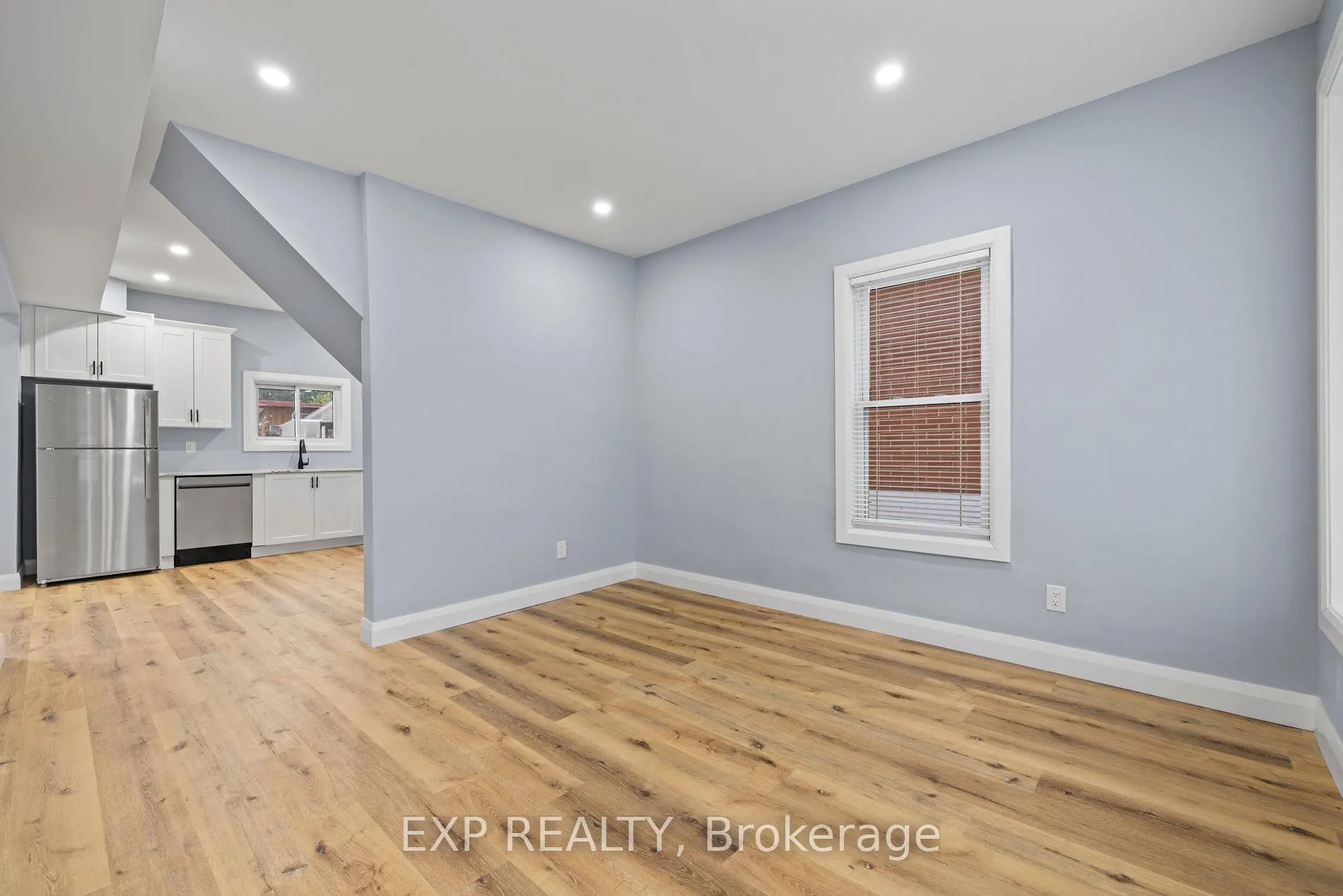 Photo 11 of 24 East 24th Street, Hamilton, Eastmount — HOMEH