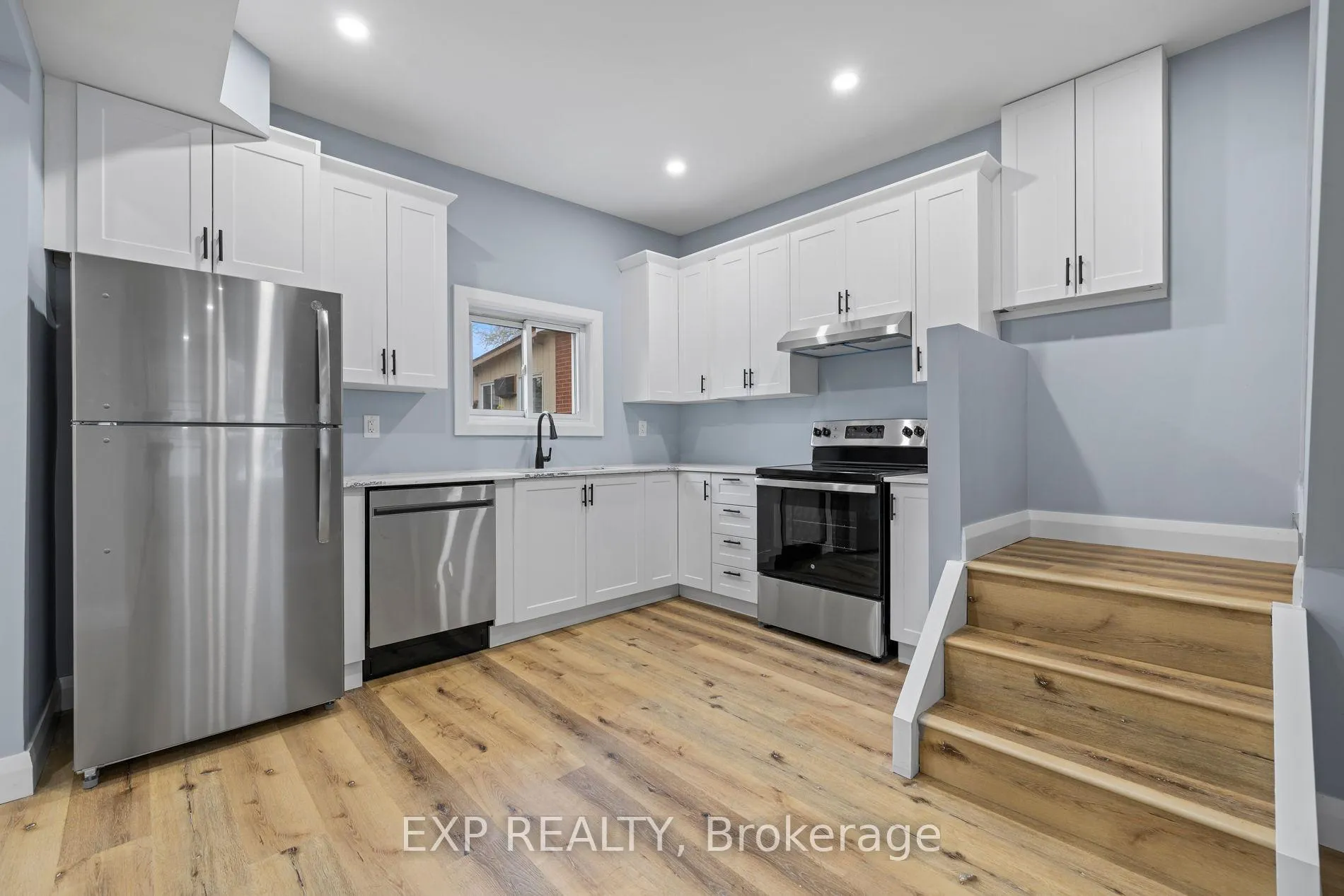 Photo 14 of 24 East 24th Street, Hamilton, Eastmount — HOMEH