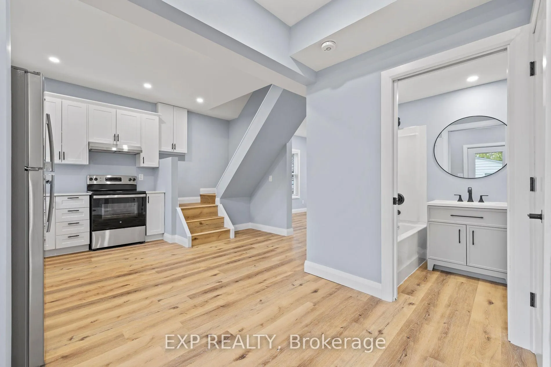 Photo 16 of 24 East 24th Street, Hamilton, Eastmount — HOMEH