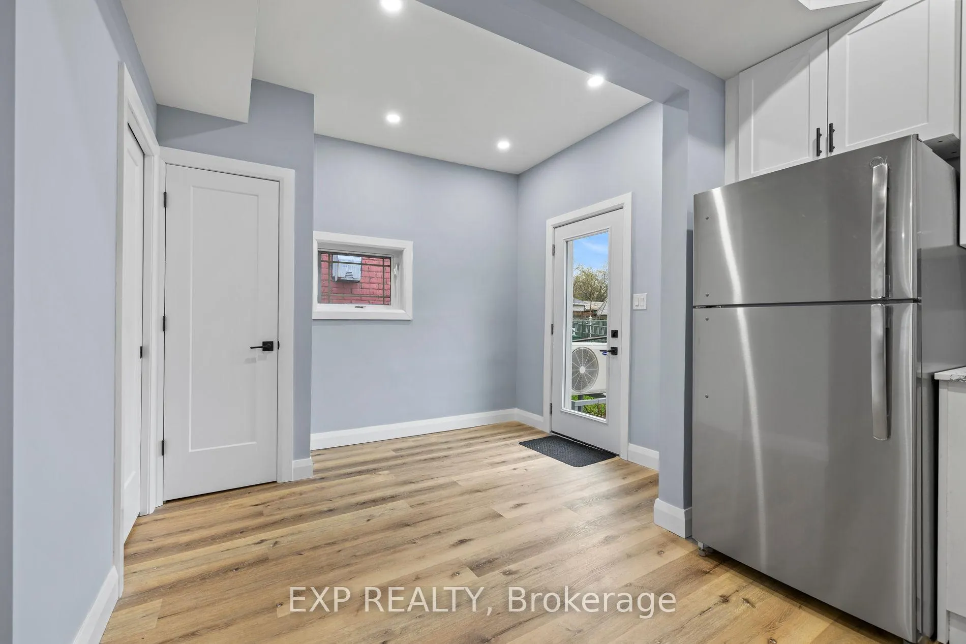 Photo 18 of 24 East 24th Street, Hamilton, Eastmount — HOMEH