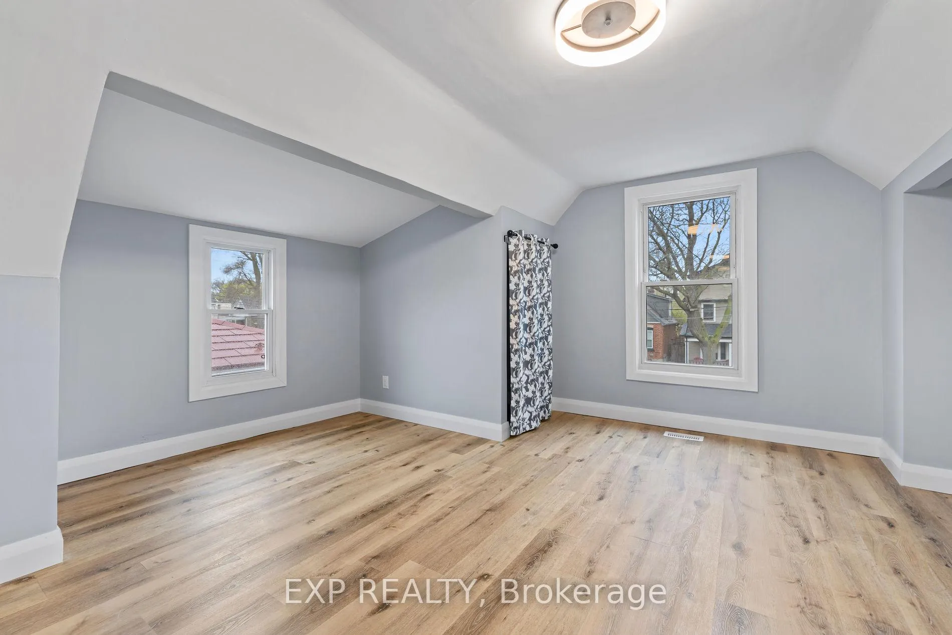 Photo 27 of 24 East 24th Street, Hamilton, Eastmount — HOMEH