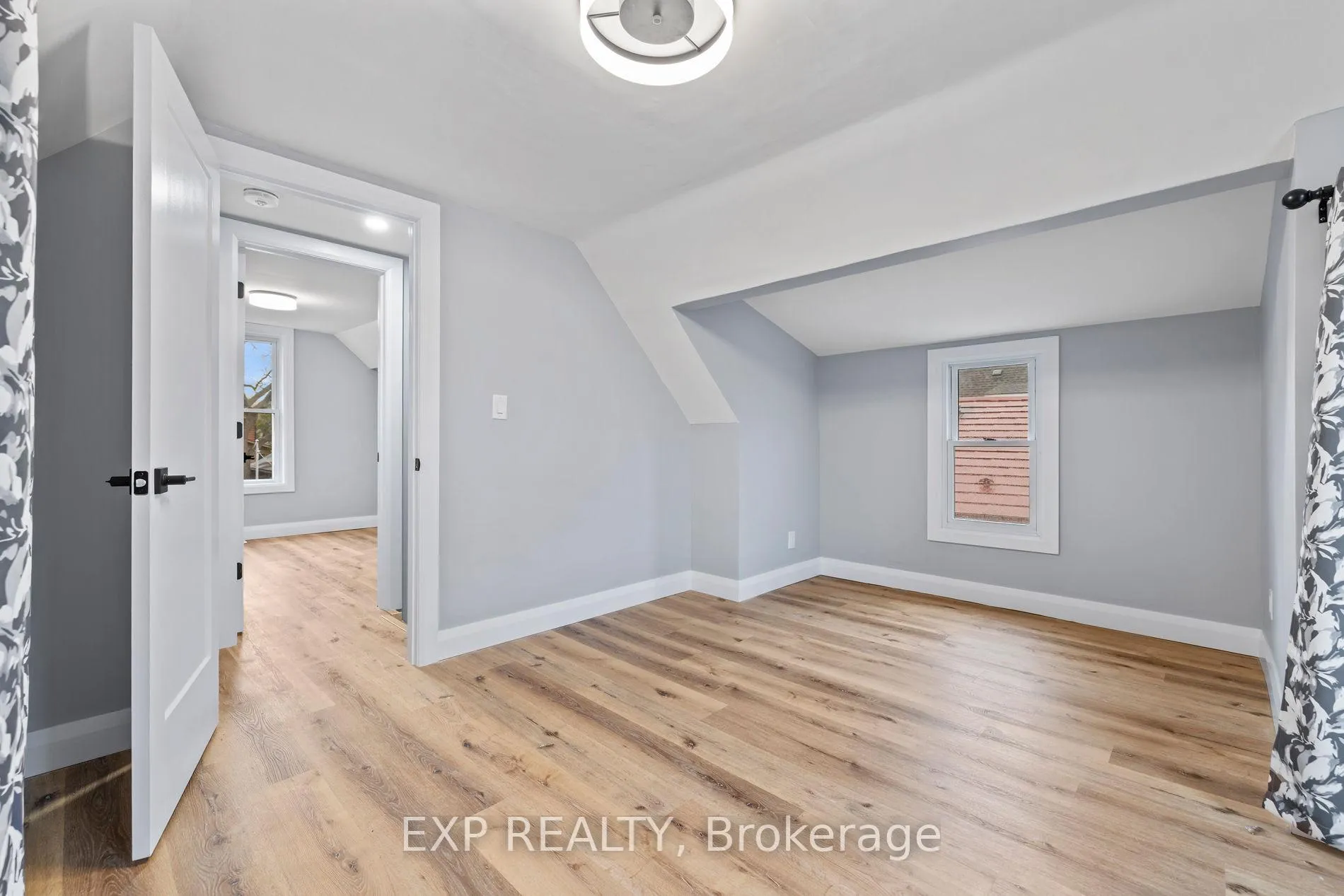 Photo 28 of 24 East 24th Street, Hamilton, Eastmount — HOMEH