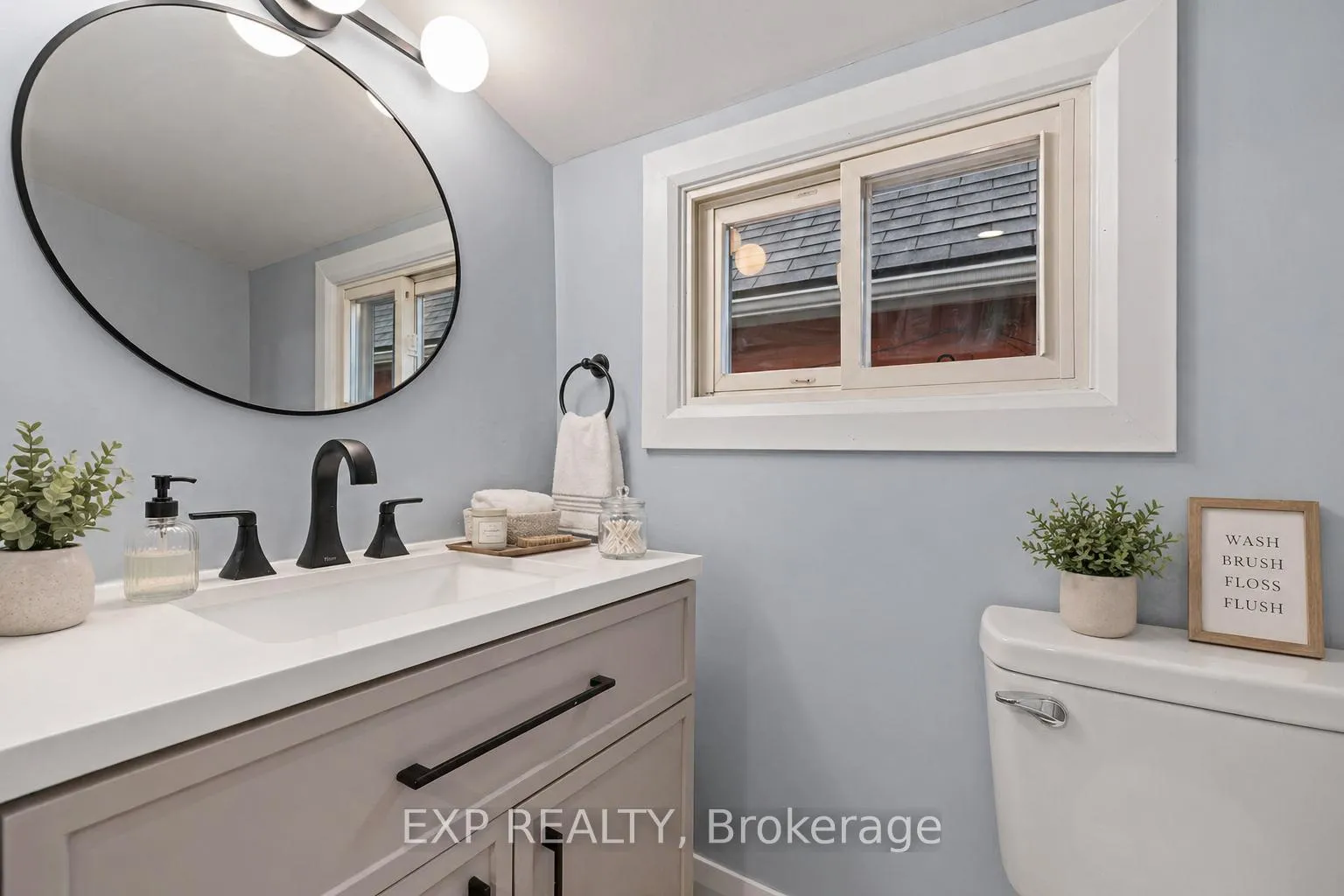 Photo 32 of 24 East 24th Street, Hamilton, Eastmount — HOMEH